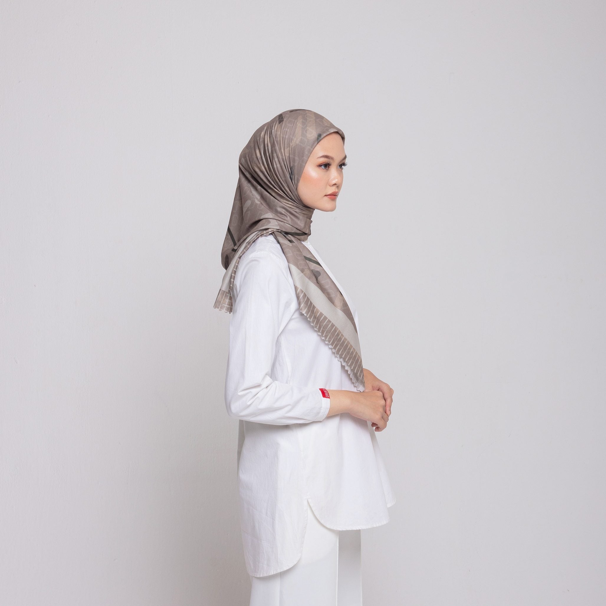 Monogram Beam Scarf - Milo