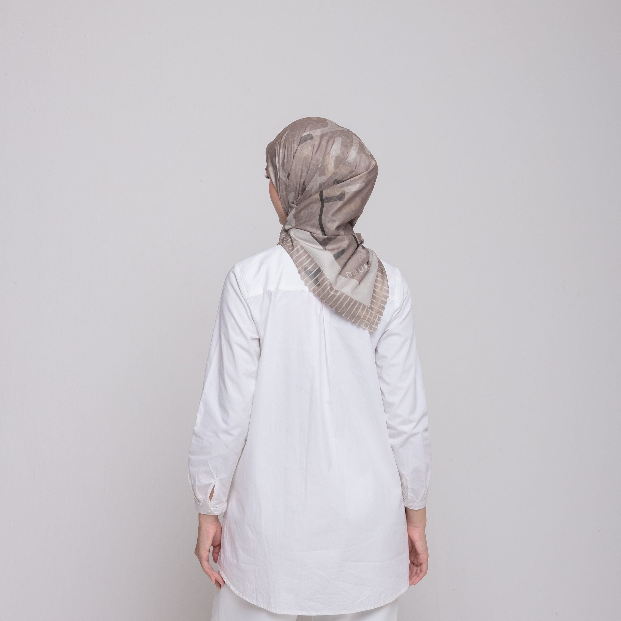 Monogram Beam Scarf - Milo