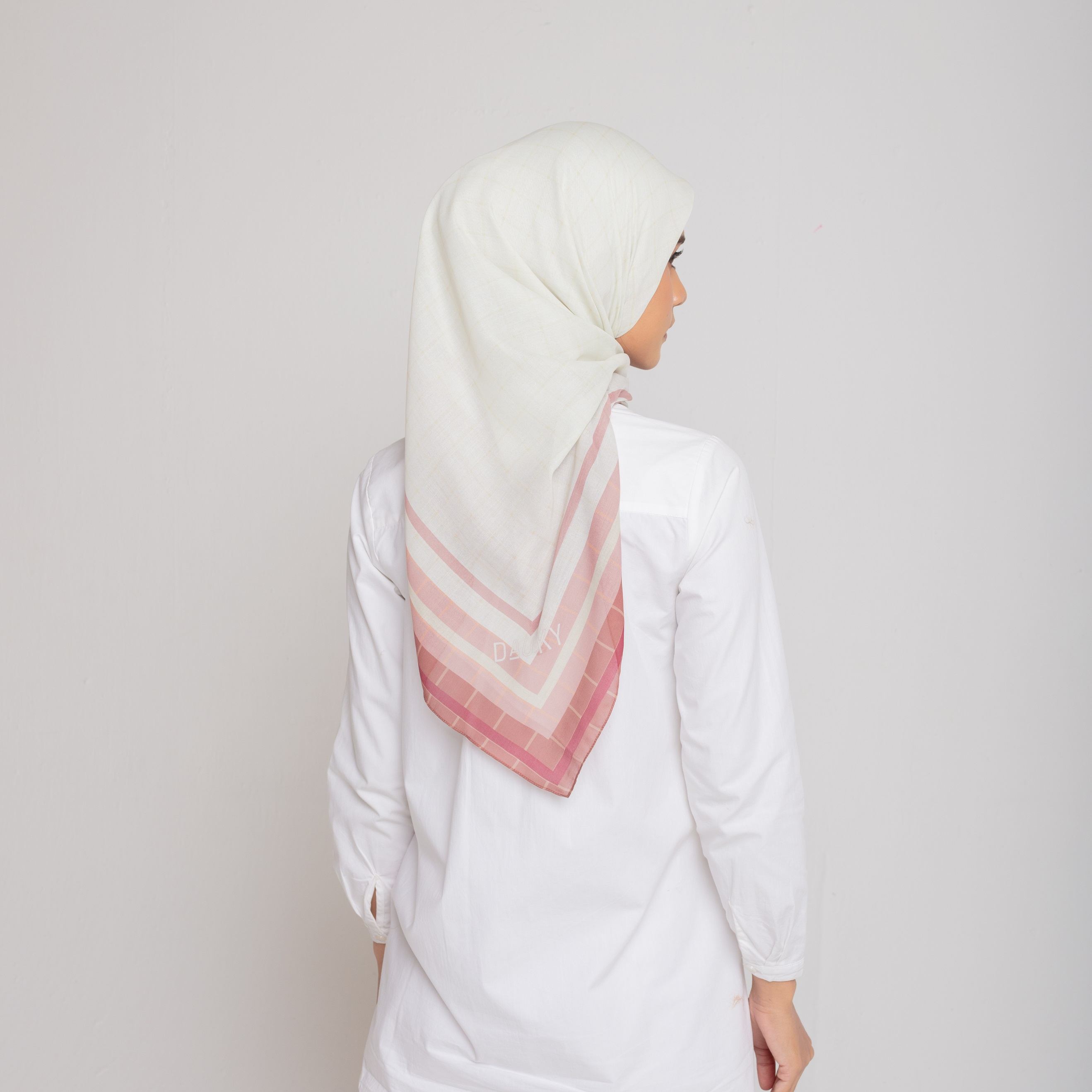 #color_ivory