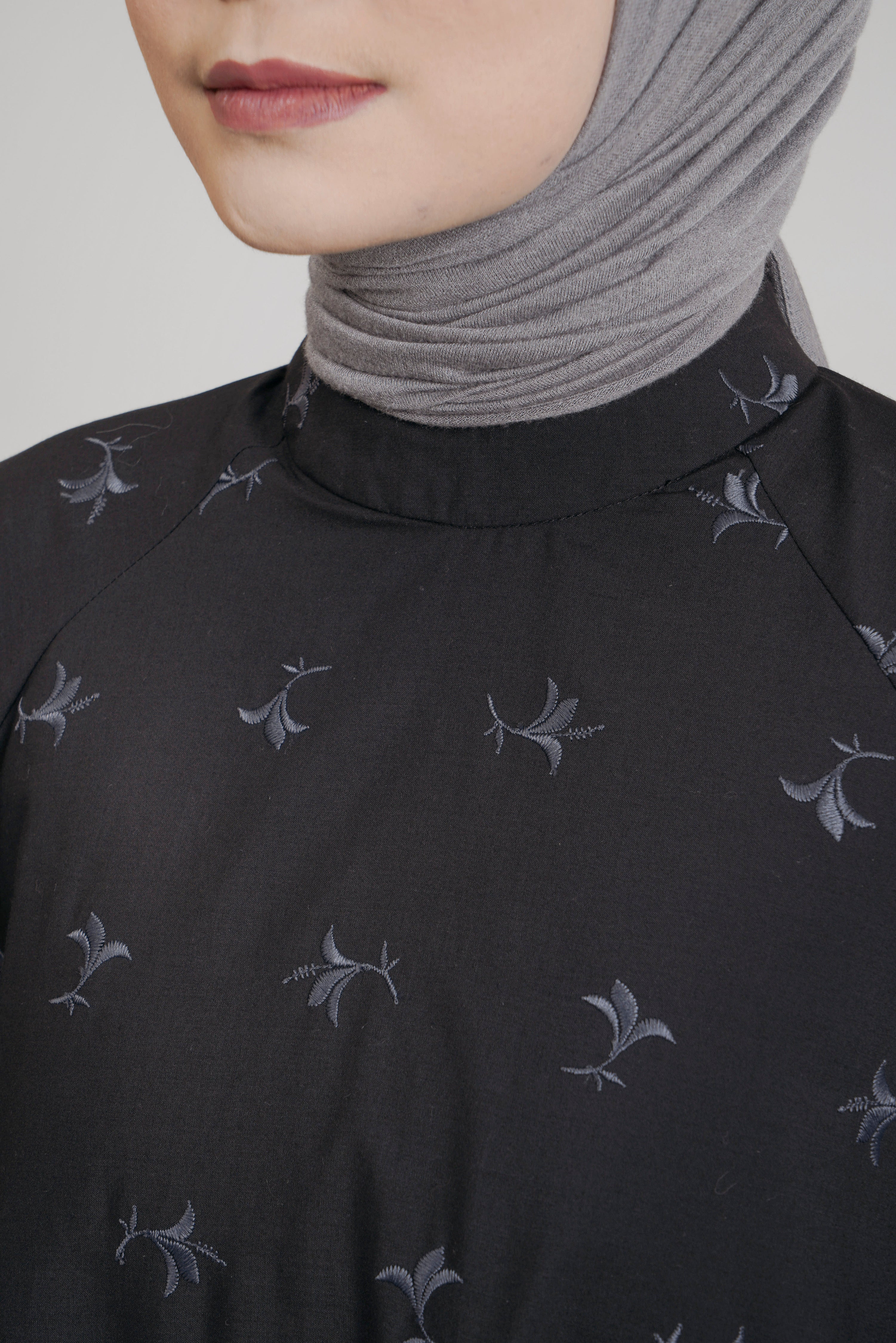 M Tunic Curved Bloom Embro