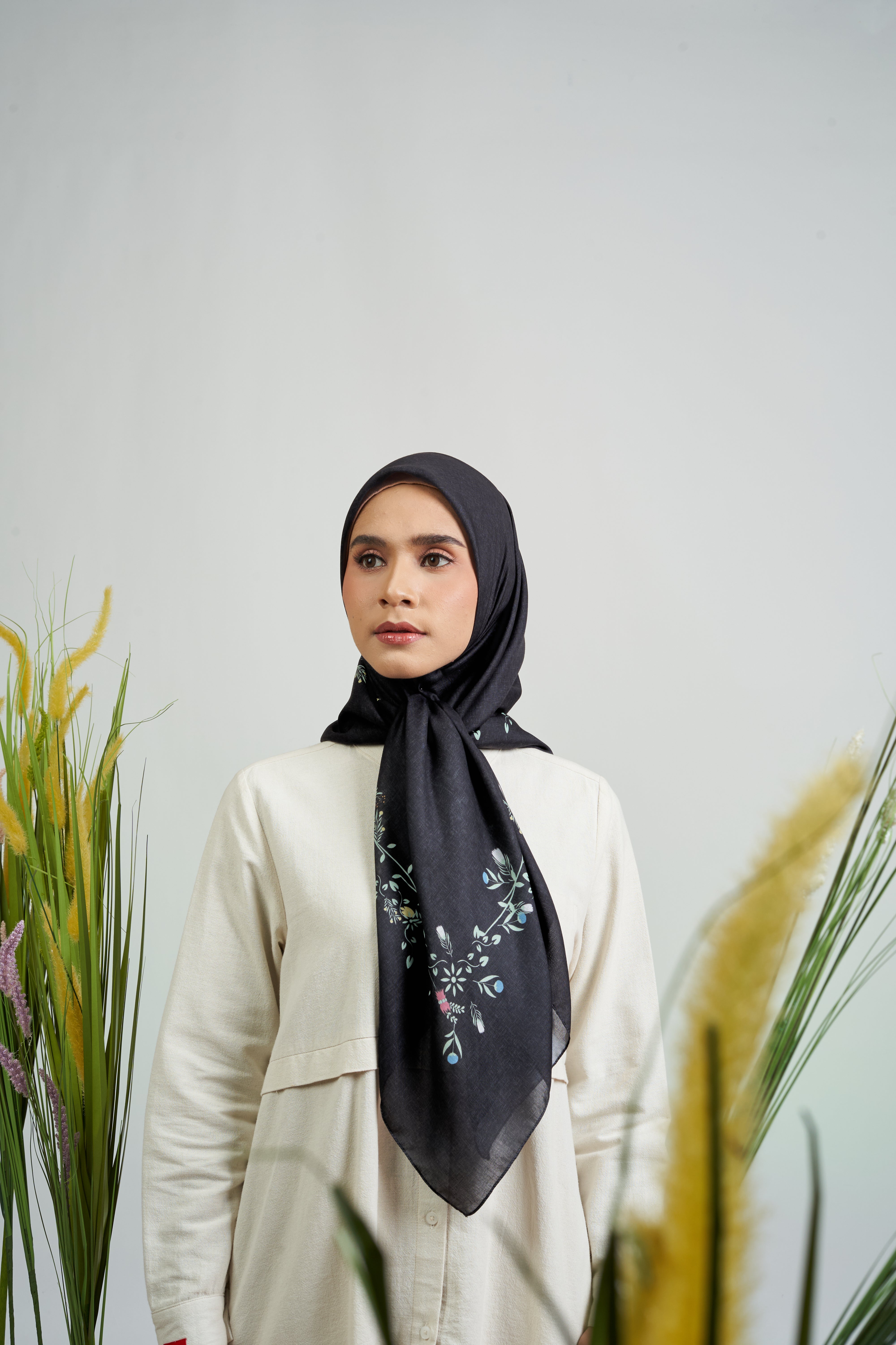 Melbourne Floral Scarf - Black
