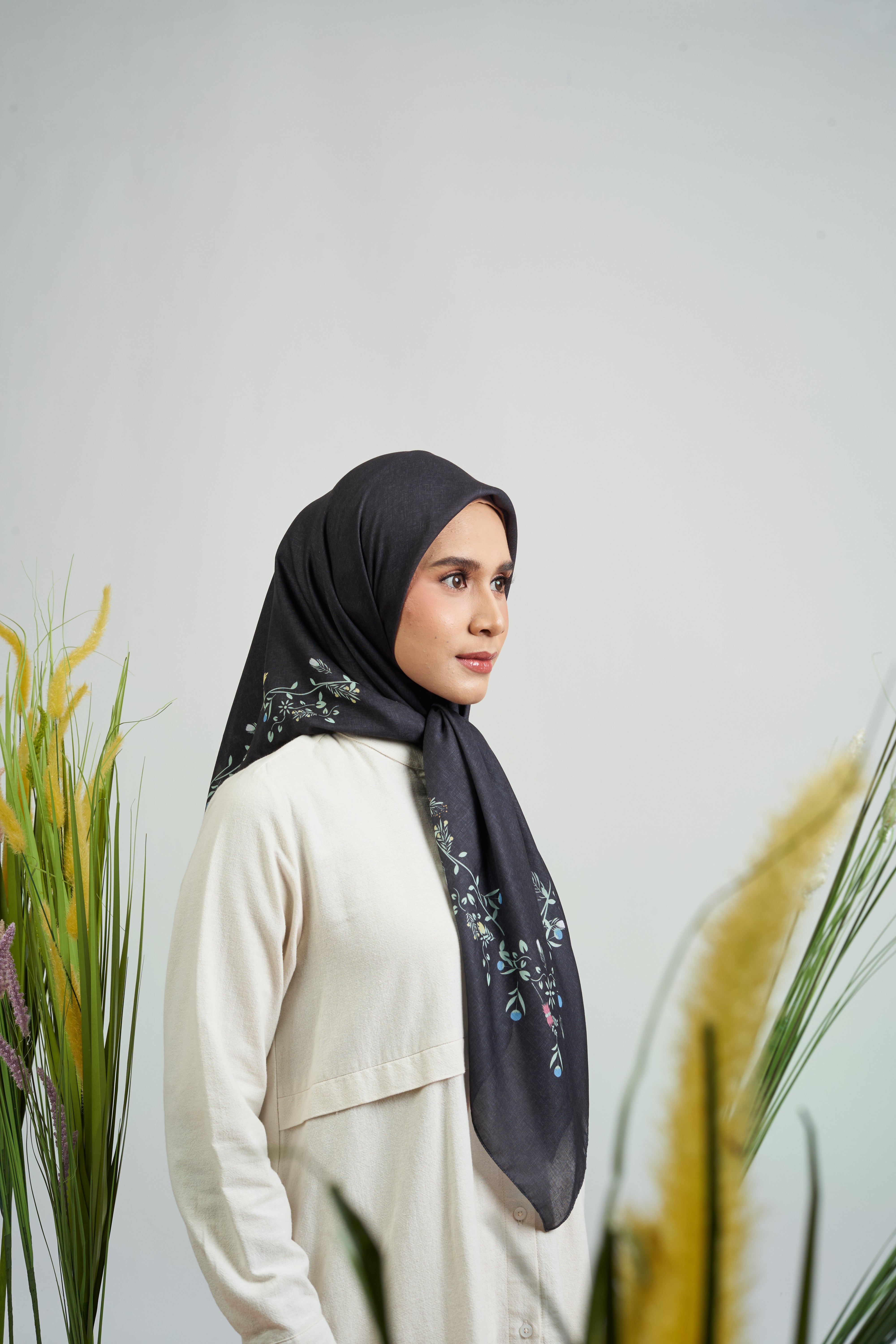 Melbourne Floral Scarf - Black