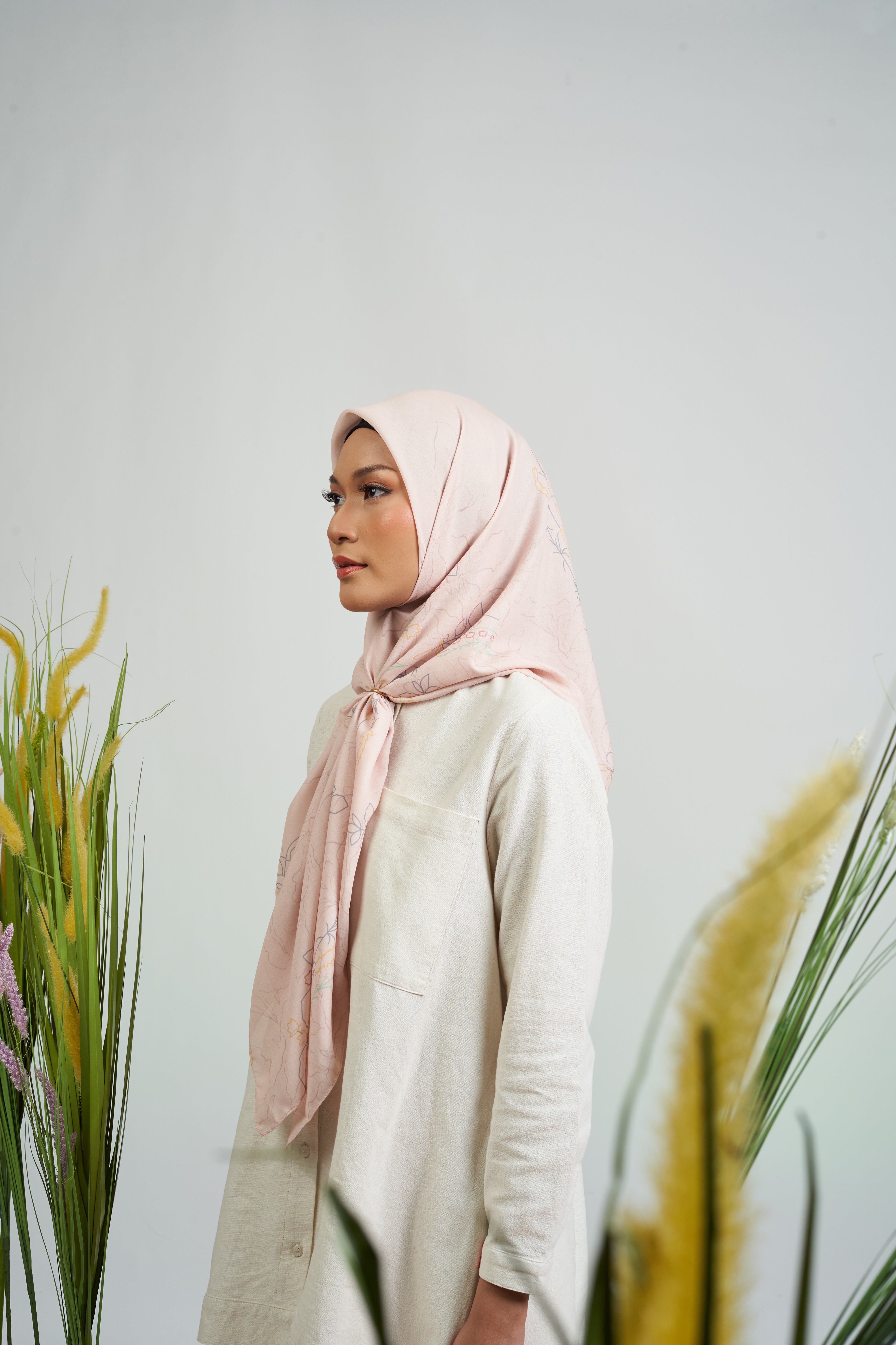 Melbourne Wild Flower Scarf - Beige