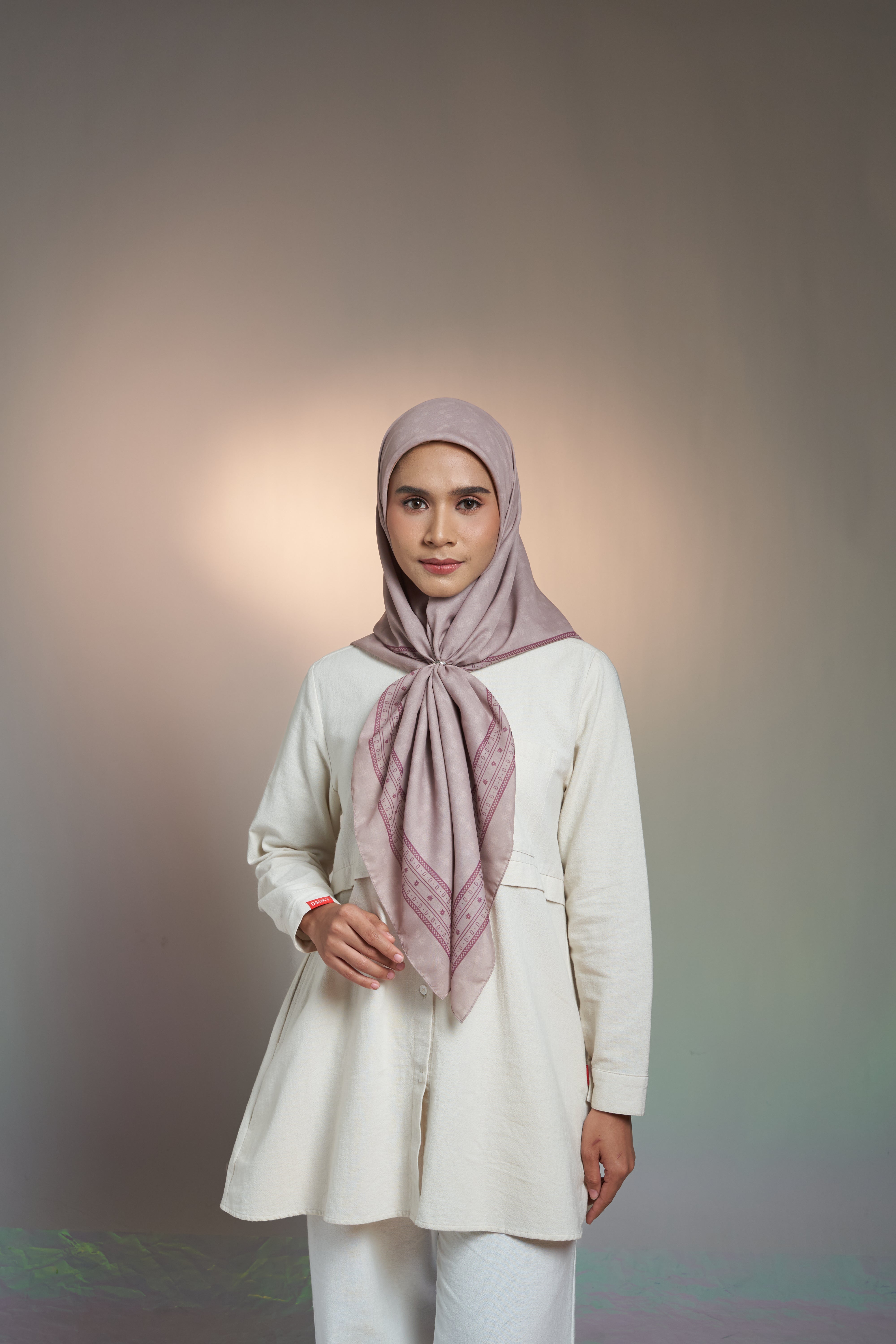 SYDNEY CLASSIC FLORAL SCARF - LATTE