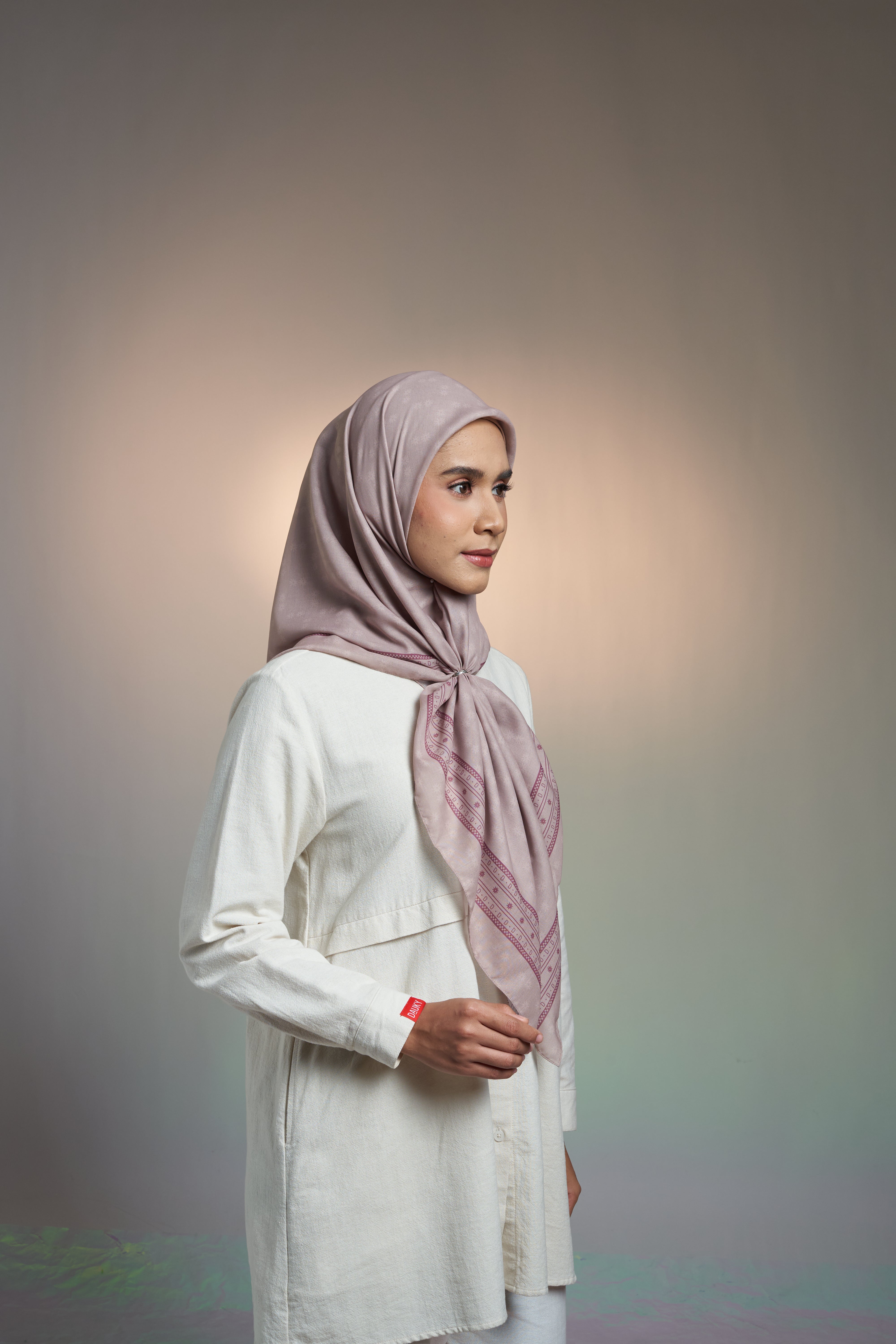 SYDNEY CLASSIC FLORAL SCARF - LATTE