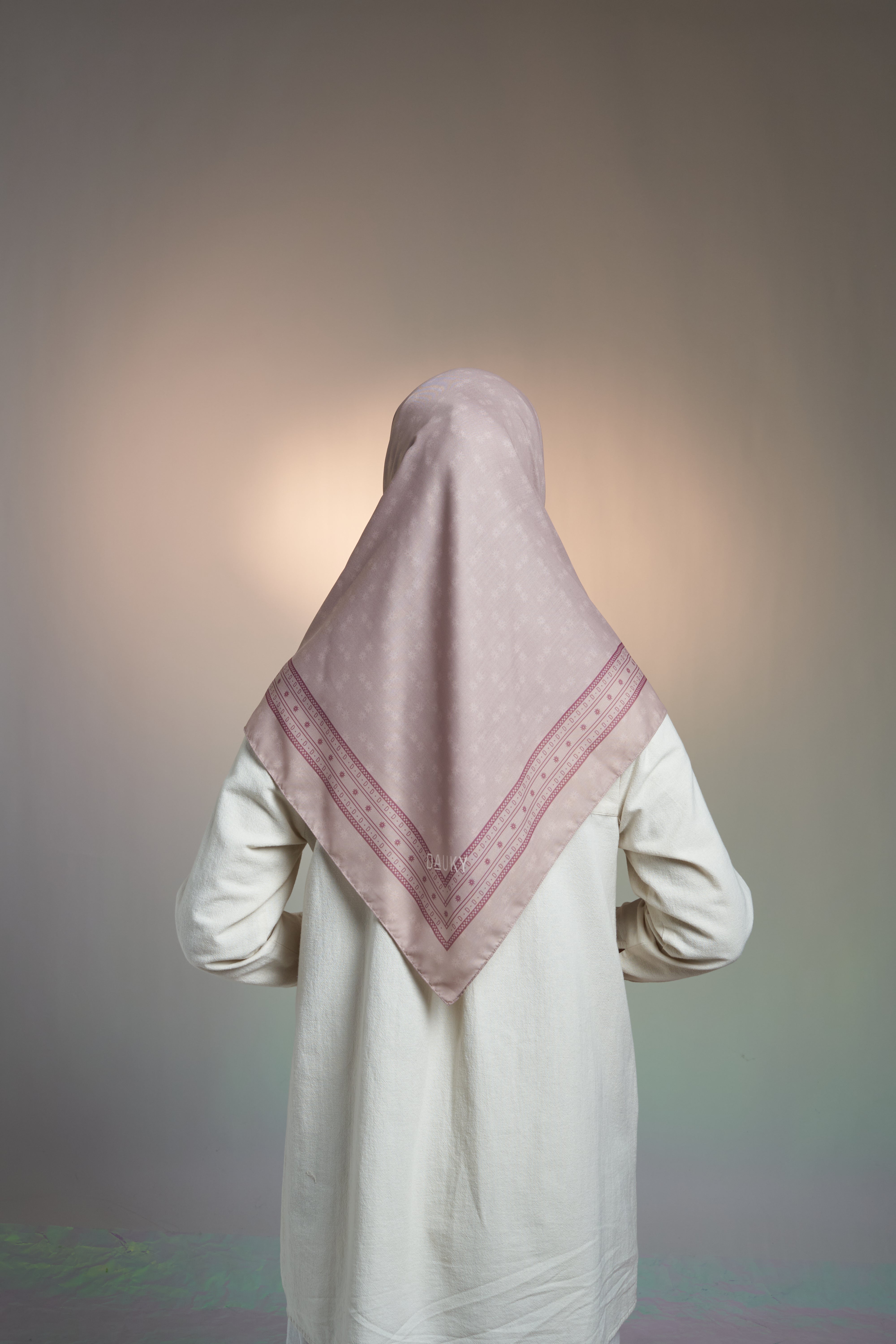 SYDNEY CLASSIC FLORAL SCARF - LATTE