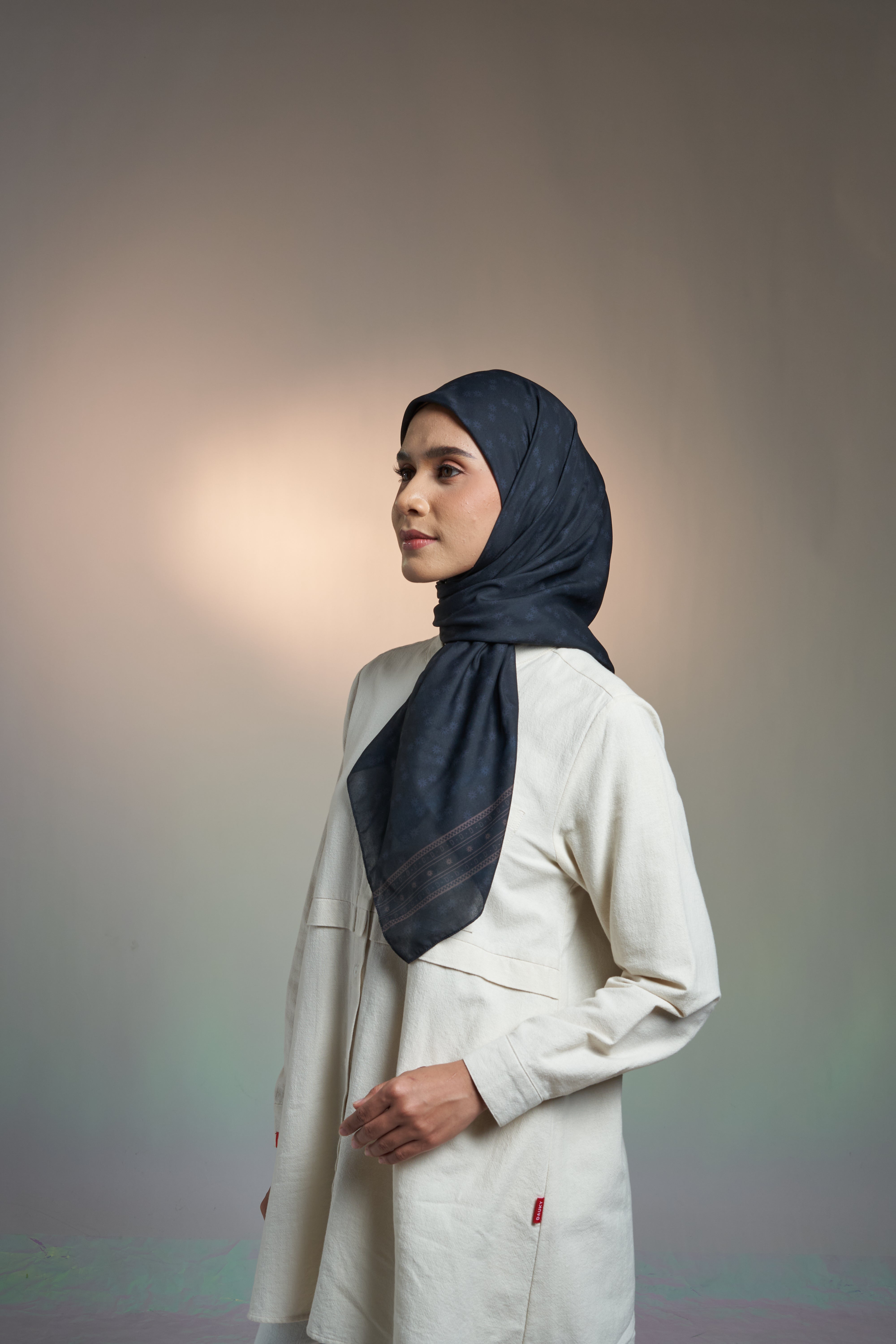 SYDNEY CLASSIC FLORAL SCARF - BLACK