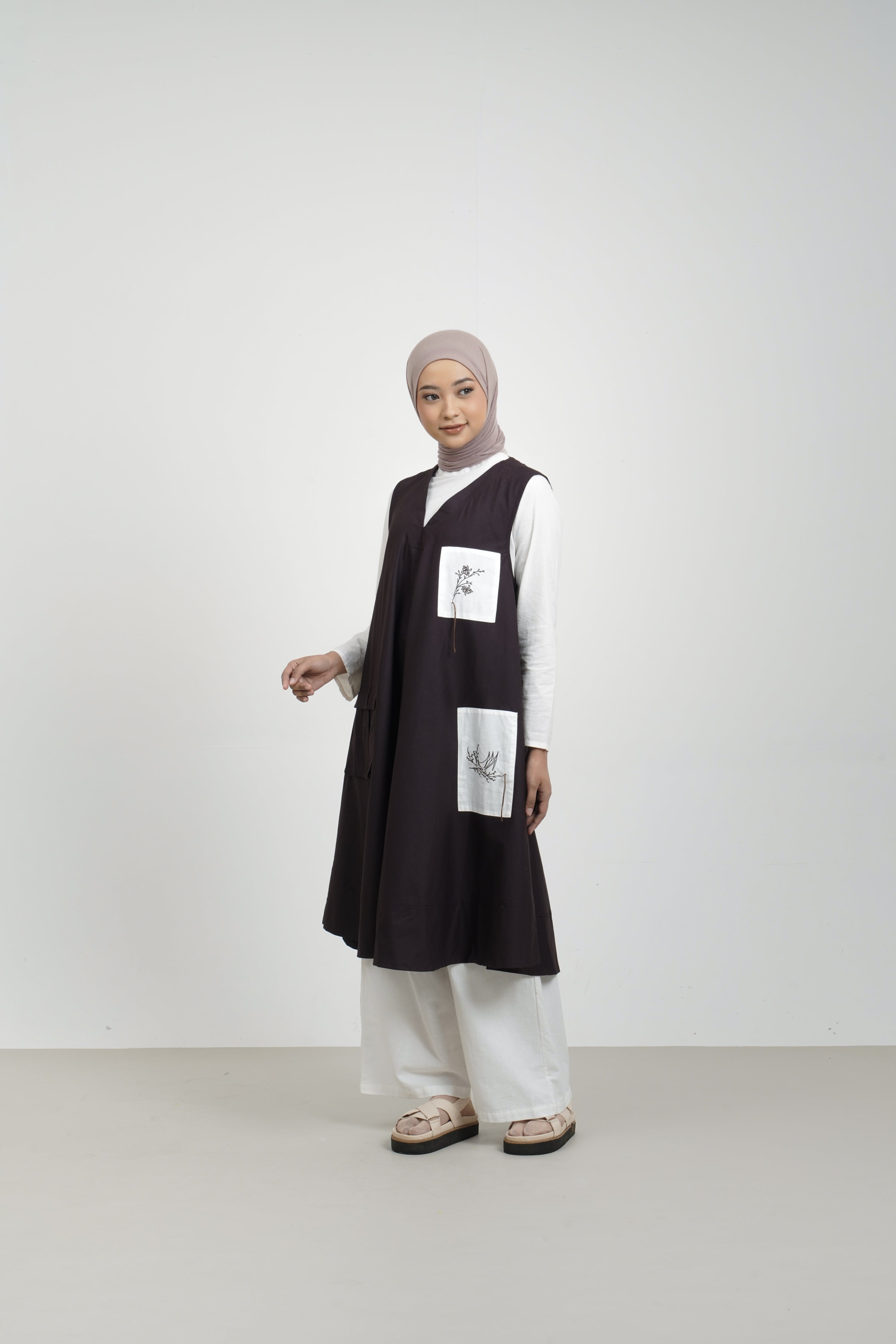 M Dress Embro Patch Wanderer