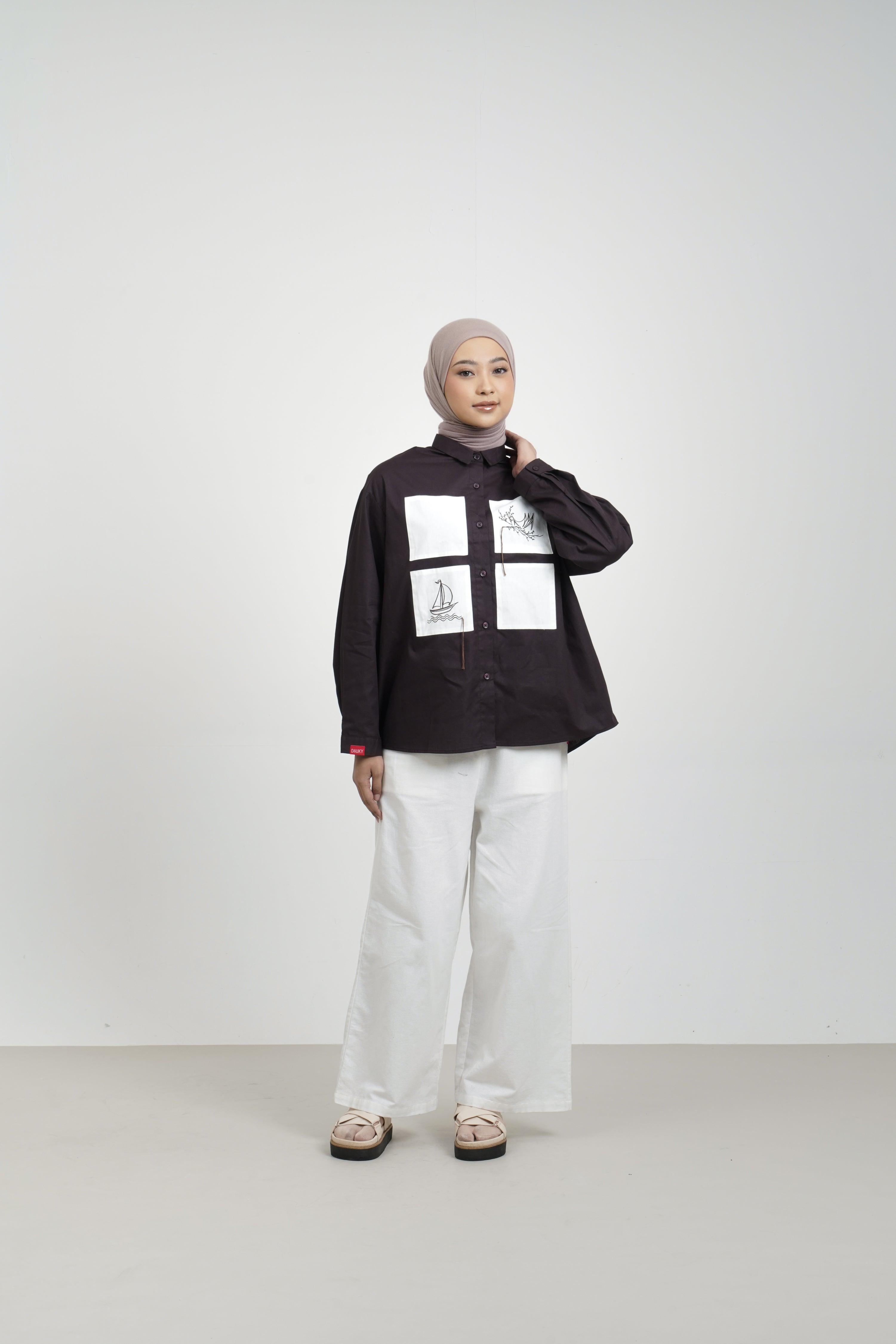 M Tunic Embro Patch Wanderer