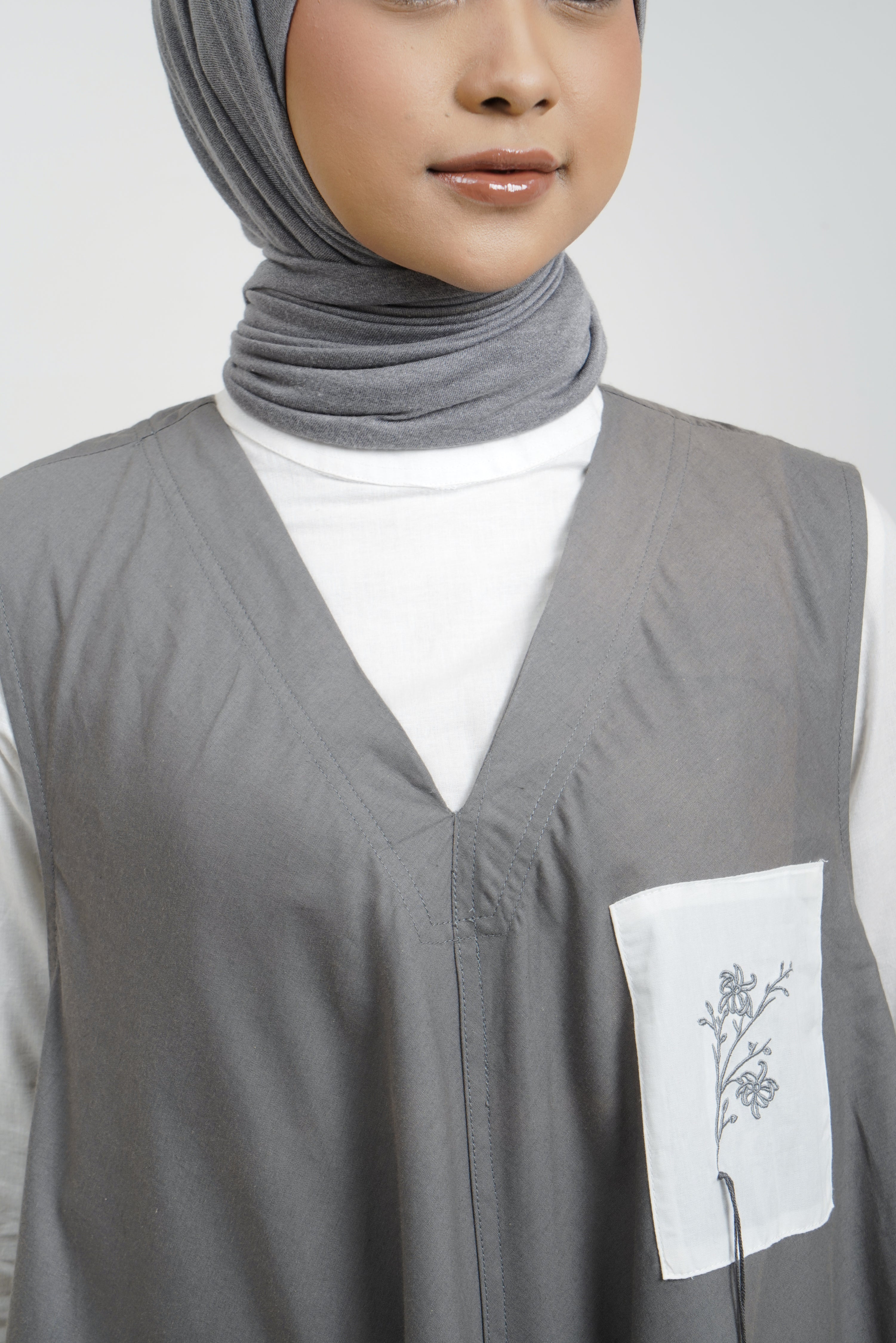 M Dress Embro Patch Wanderer