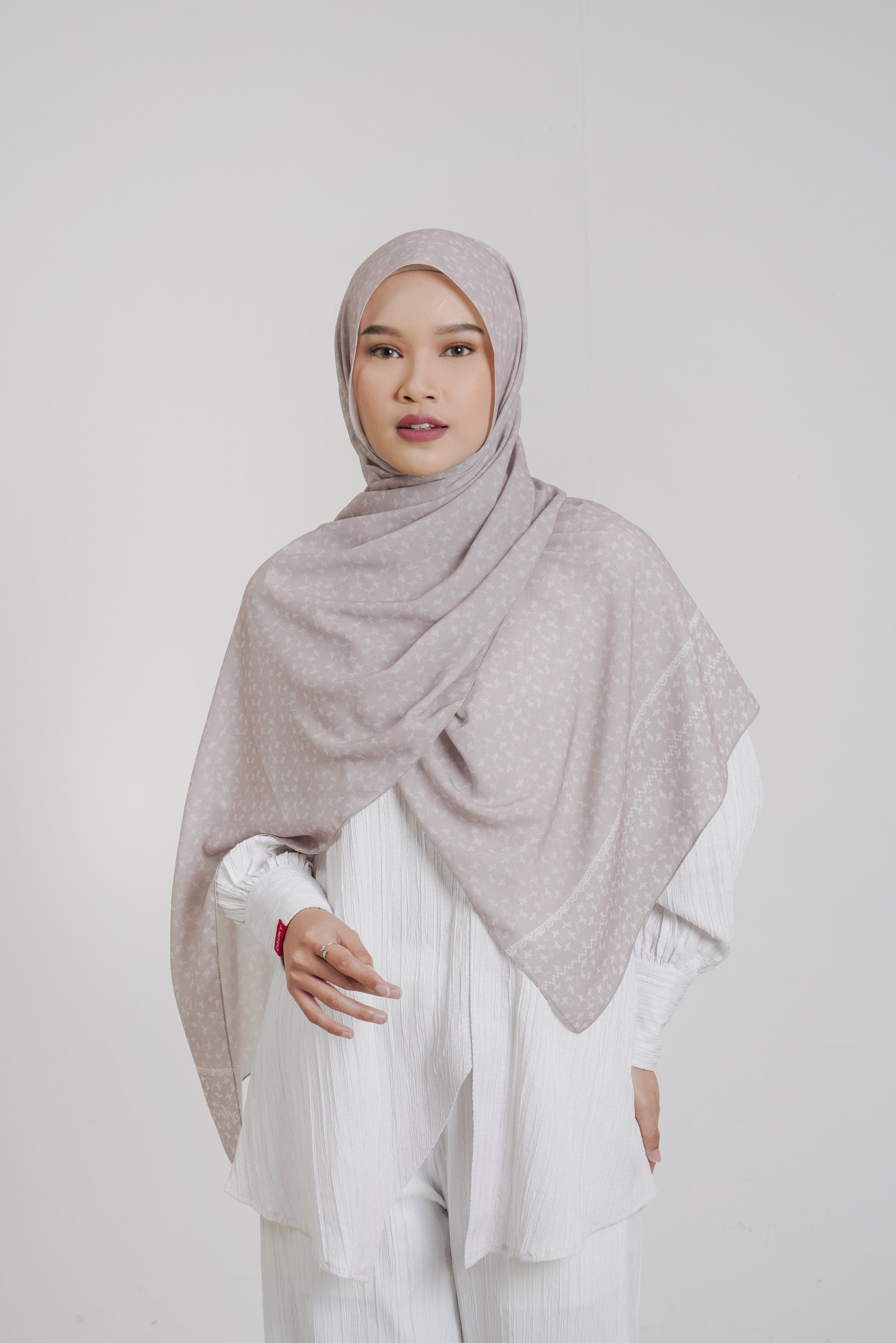Bloom Bordered Pashmina