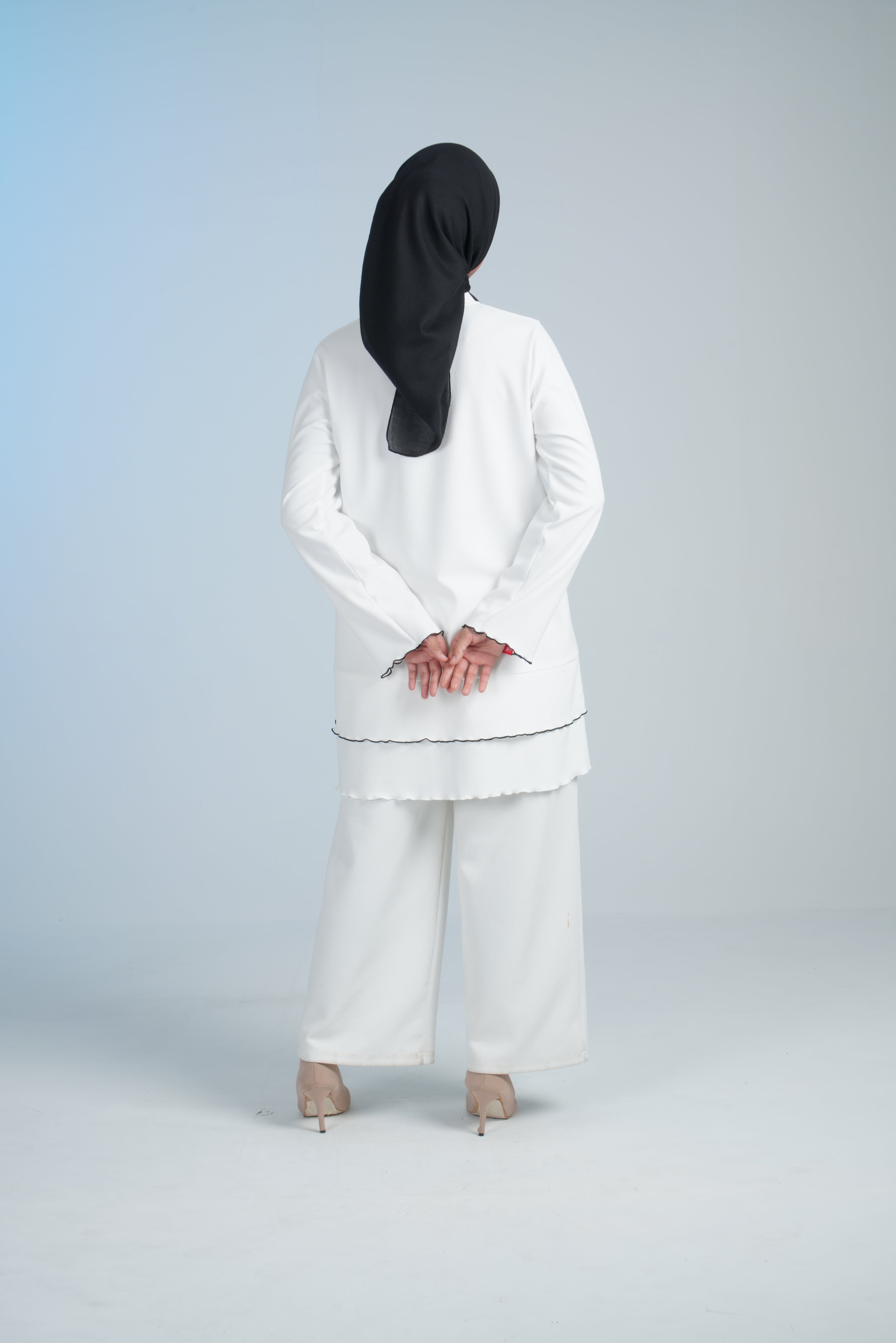 M TUNIC CONTRASTED LINE