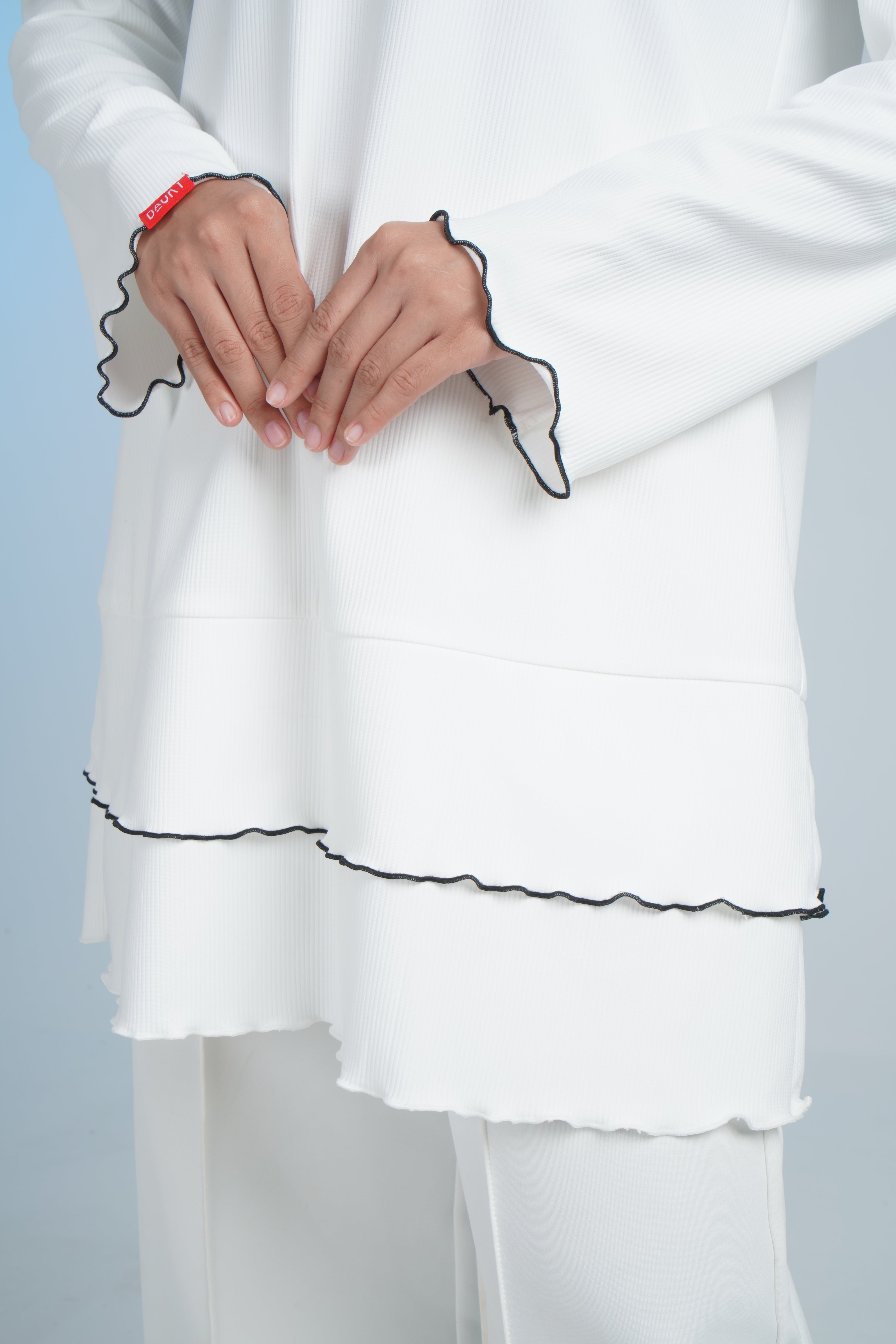 M TUNIC CONTRASTED LINE