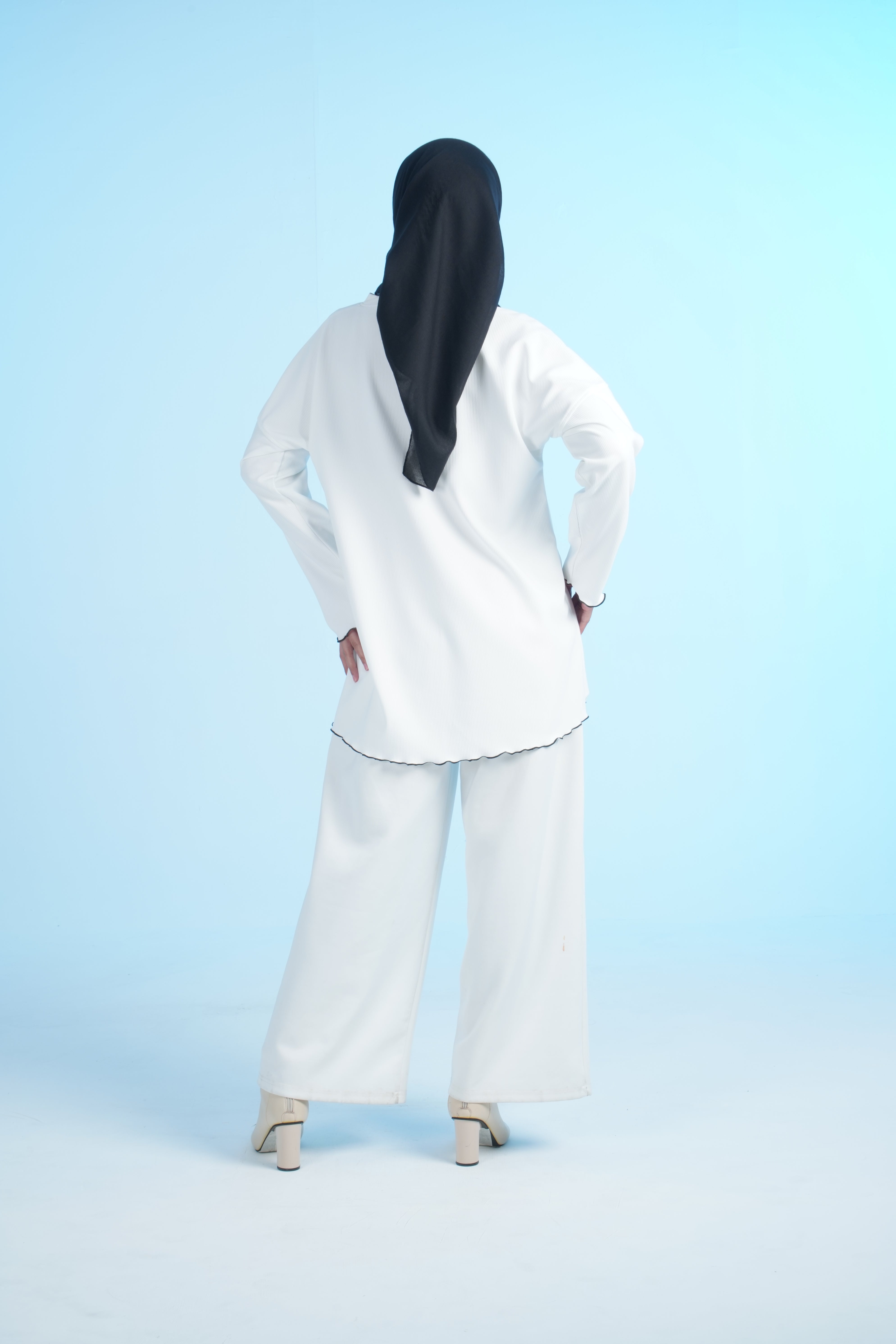 M TUNIC BS CONTRASTED LINE