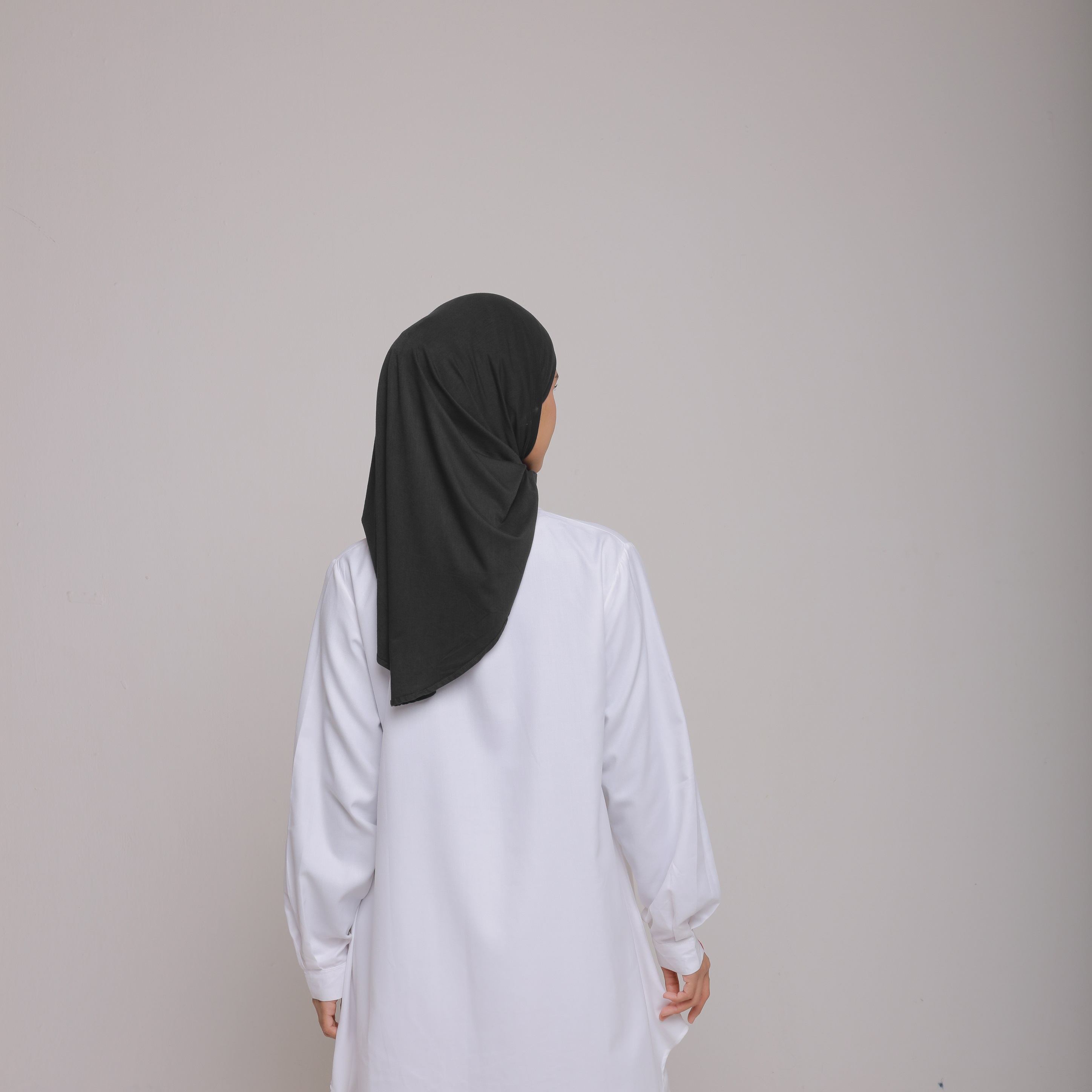 #color_hitam