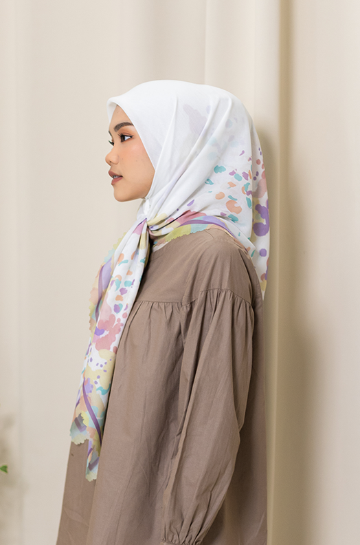 Oil Spread Premium Scarf - Coconut White