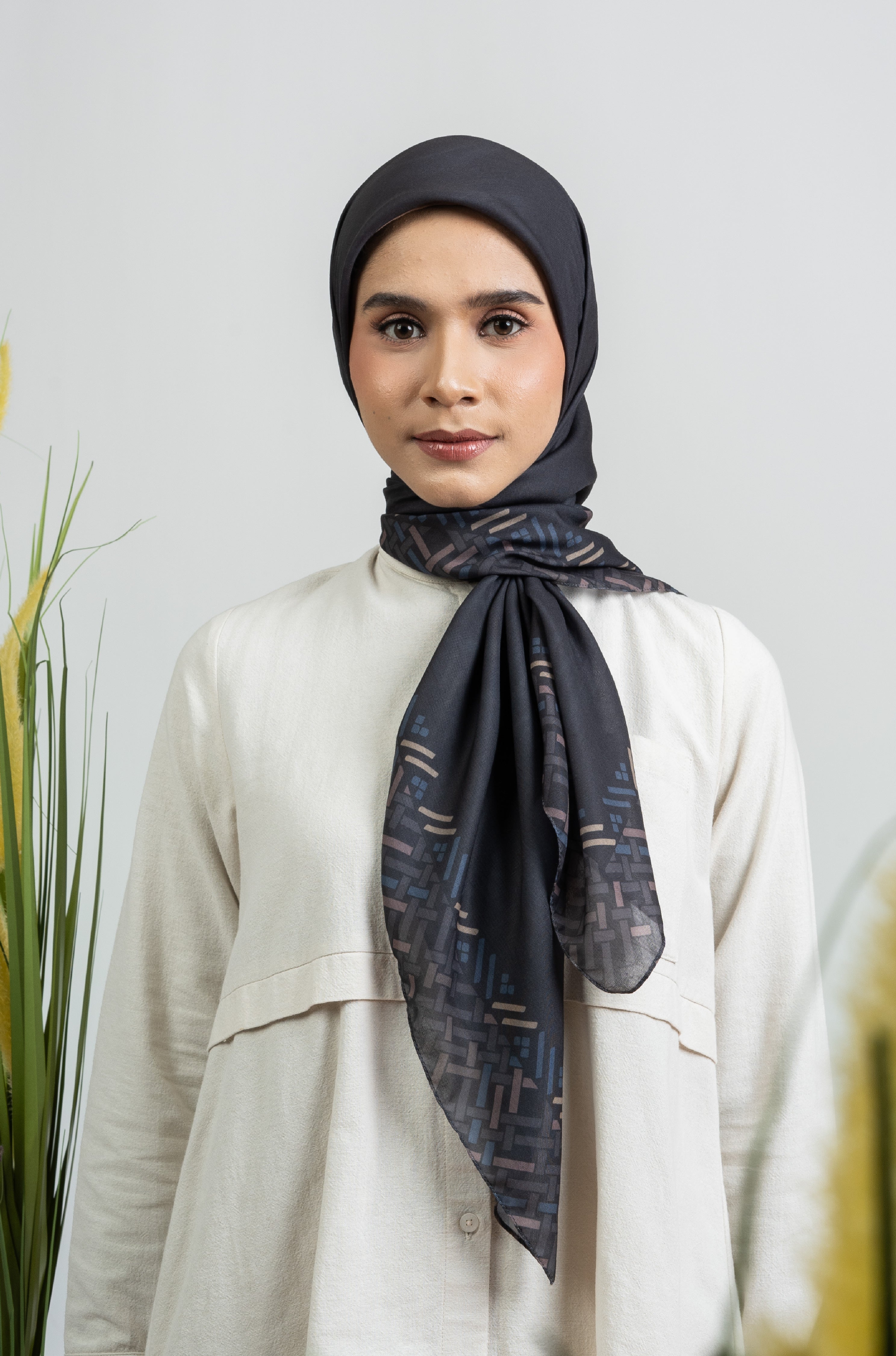 Decorative Geo Scarf - Black