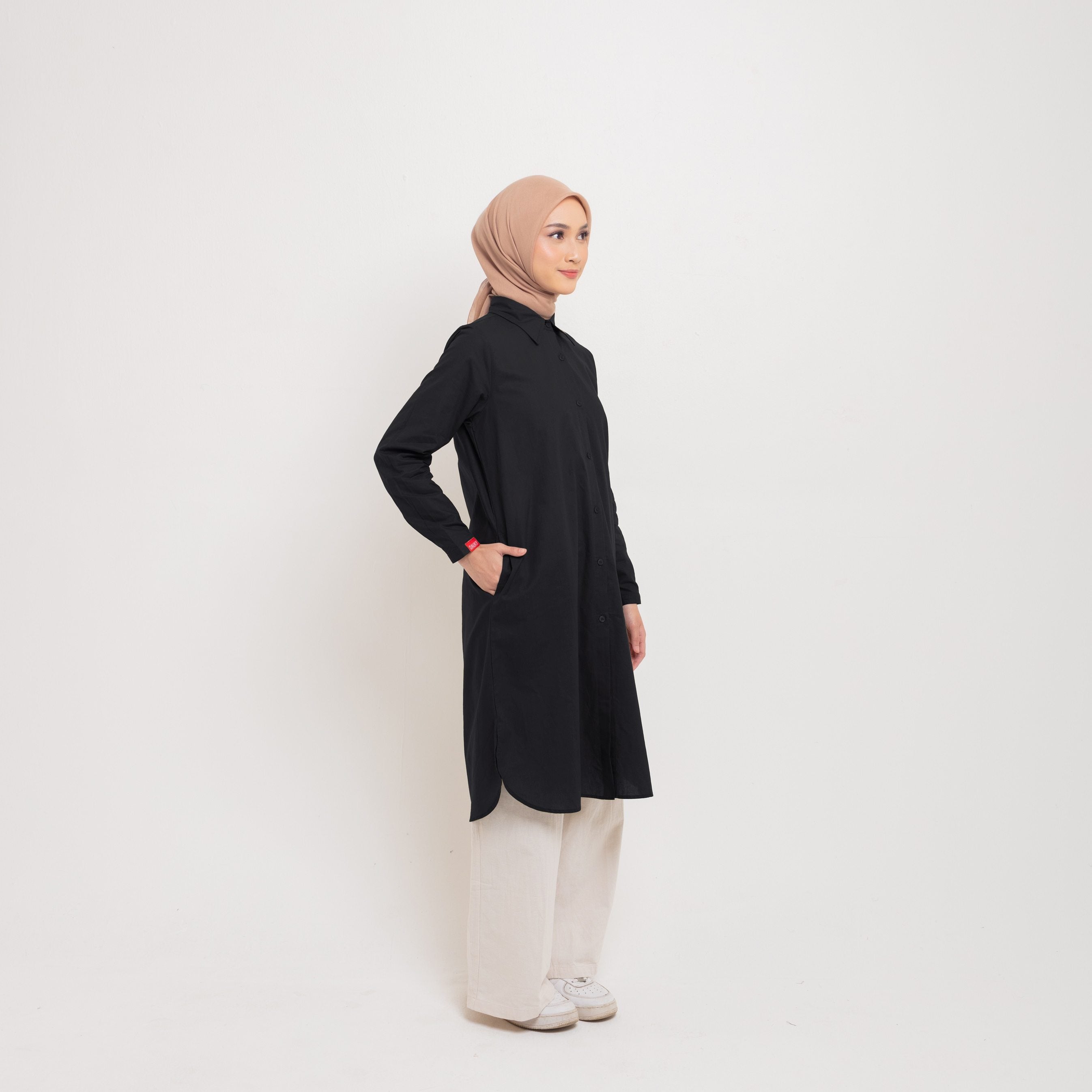 #color_hitam