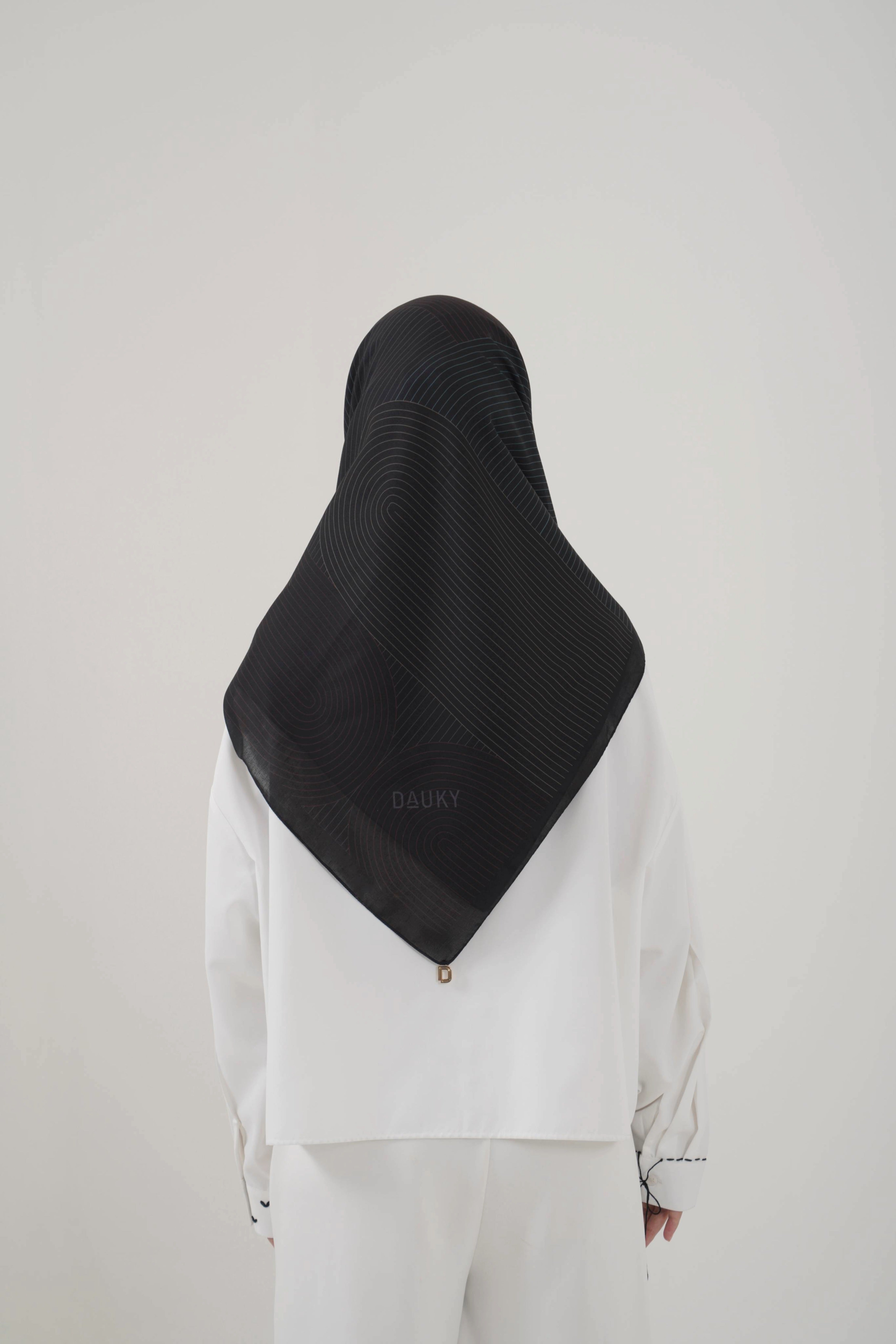 Curved Line Scarf