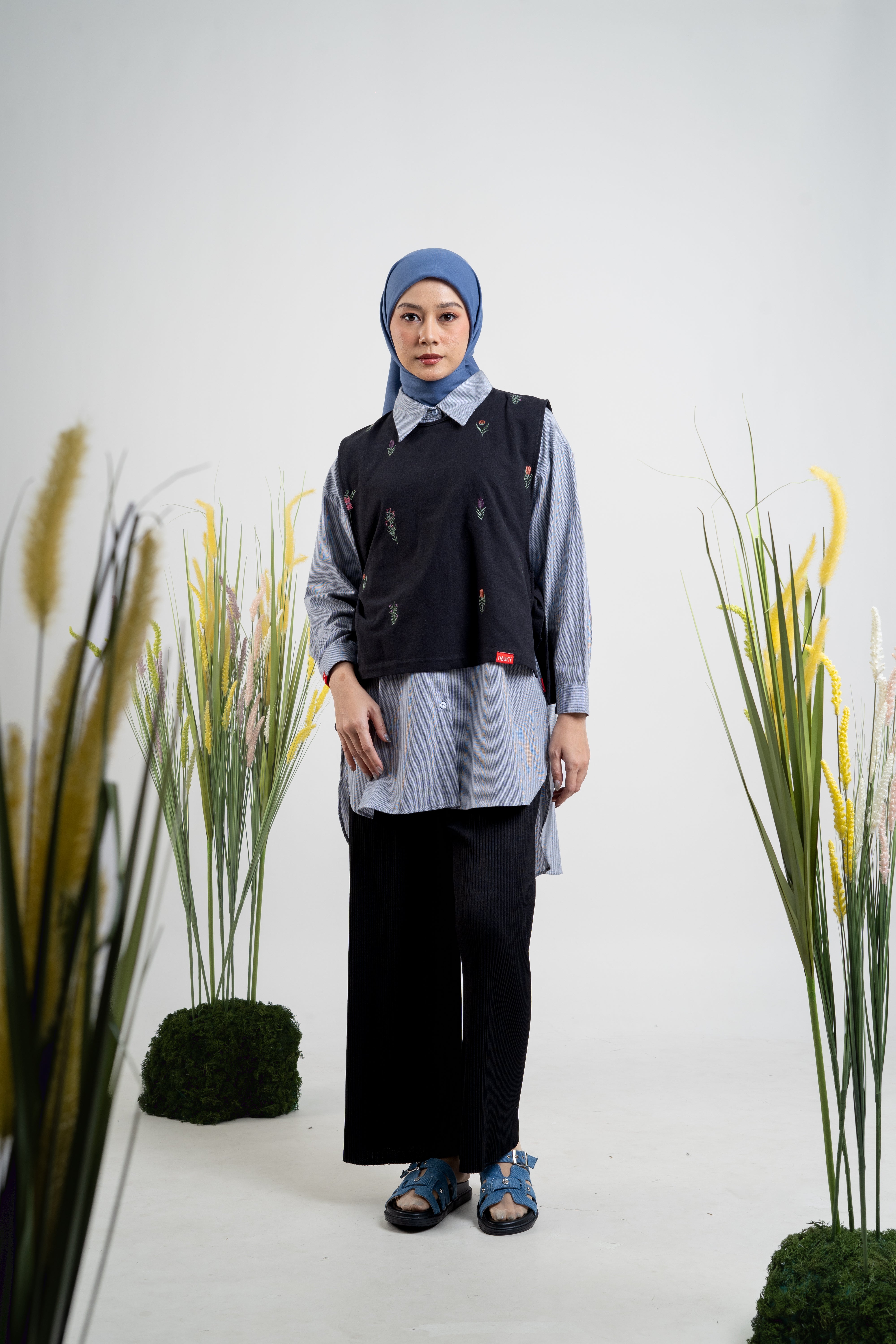 Vest Flower Melbourne - Black