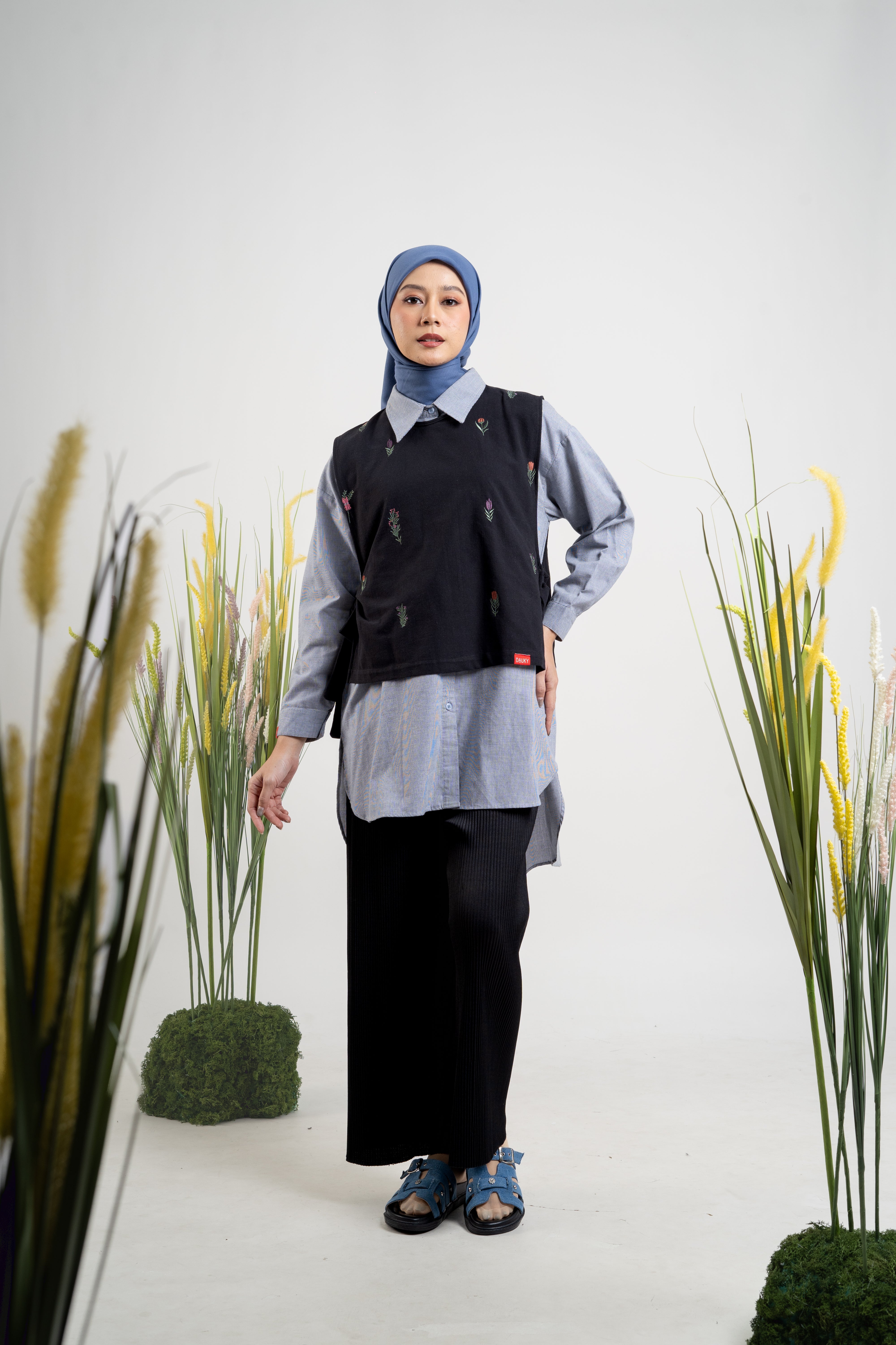Vest Flower Melbourne - Black