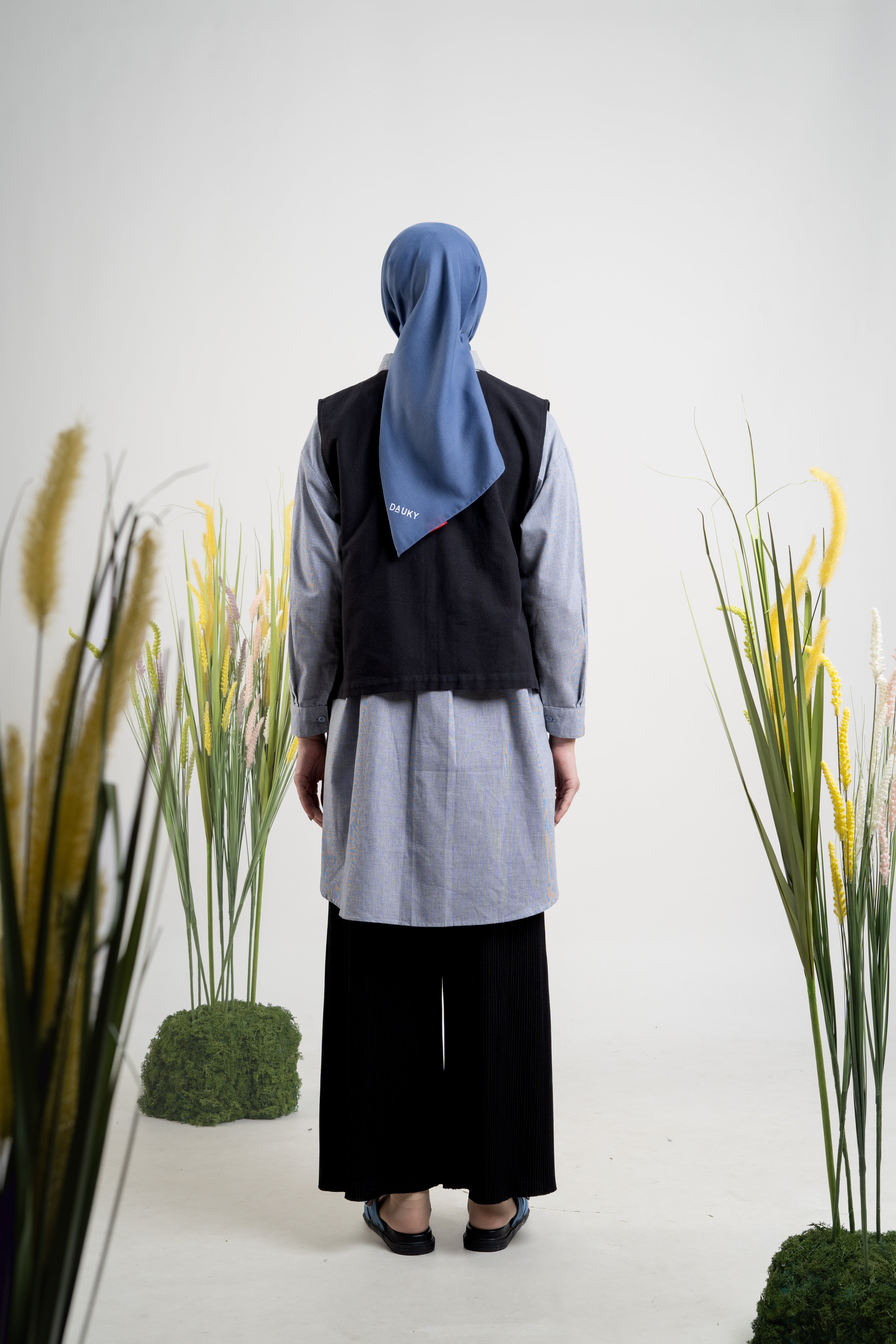 Vest Flower Melbourne - Black