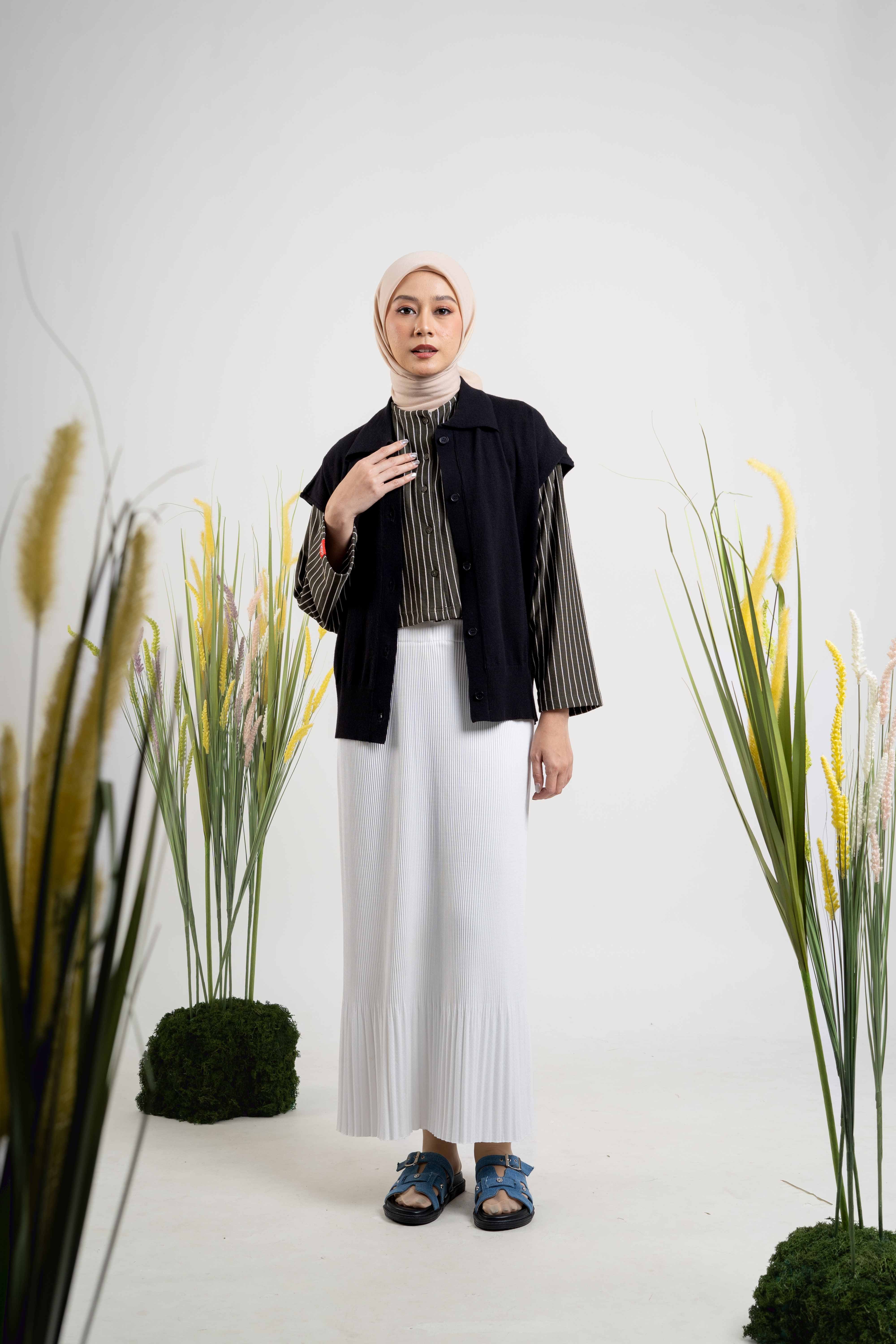Vest Classic Knit - Black