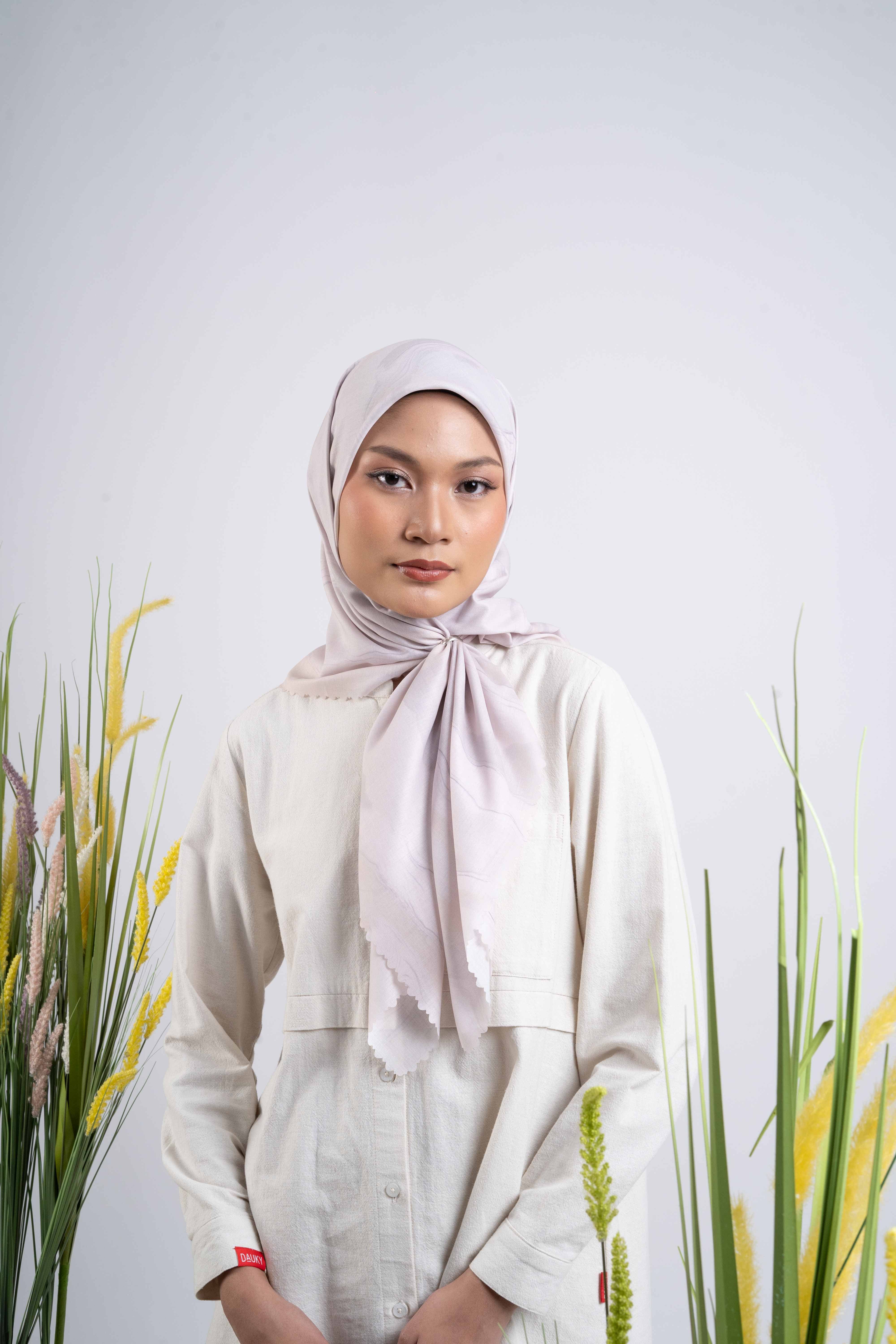 Lined Spreads Premium Scarf - Ivory