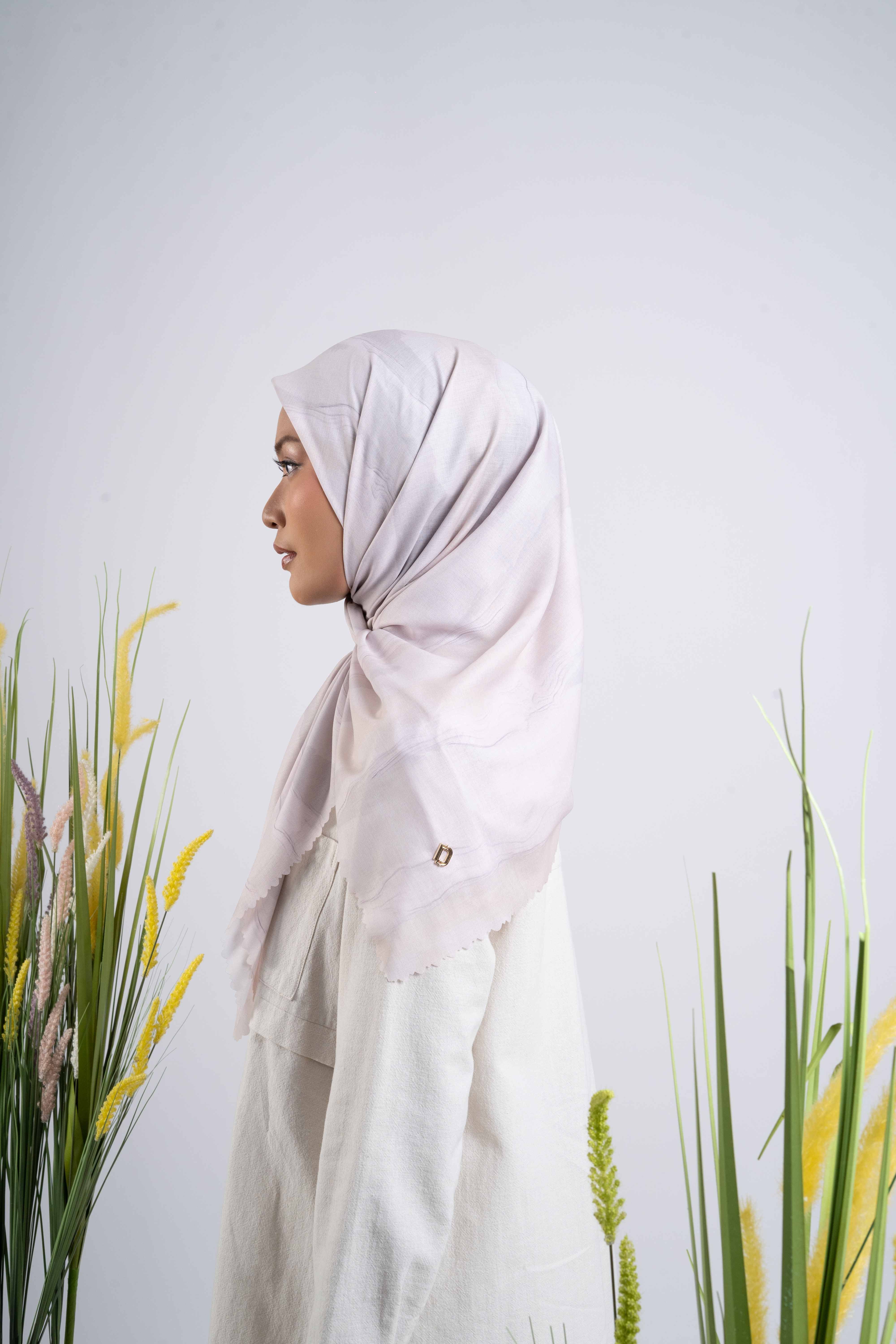 Lined Spreads Premium Scarf - Ivory