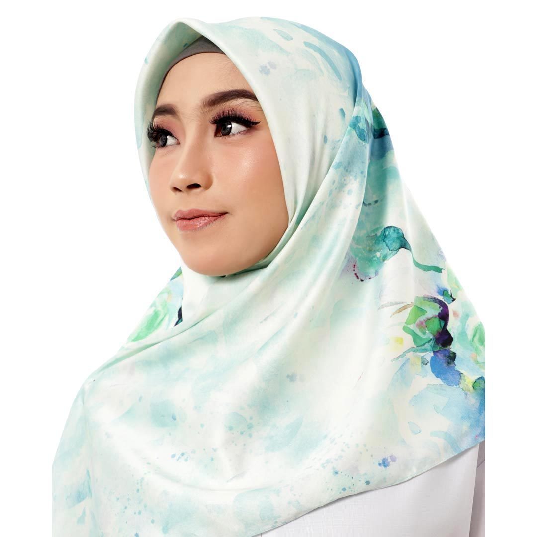 SALYA LAKENZA Random