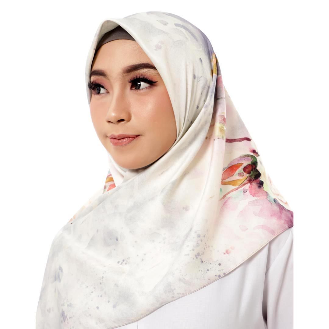SALYA LAKENZA Random