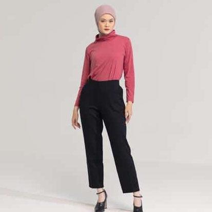 Straight Pants - Hitam