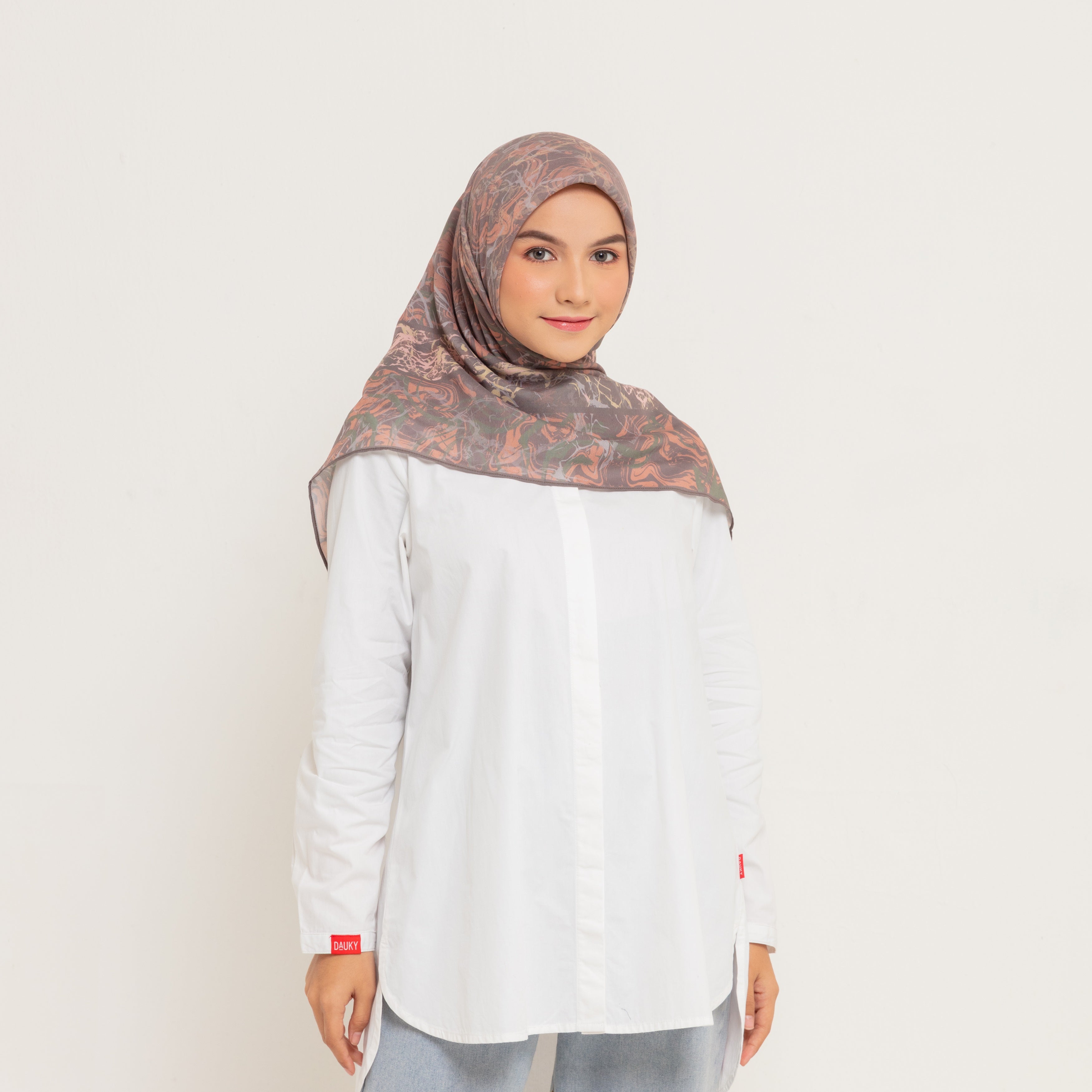 Dauky Jilbab Segiempat Marbling Scarf - Coklat