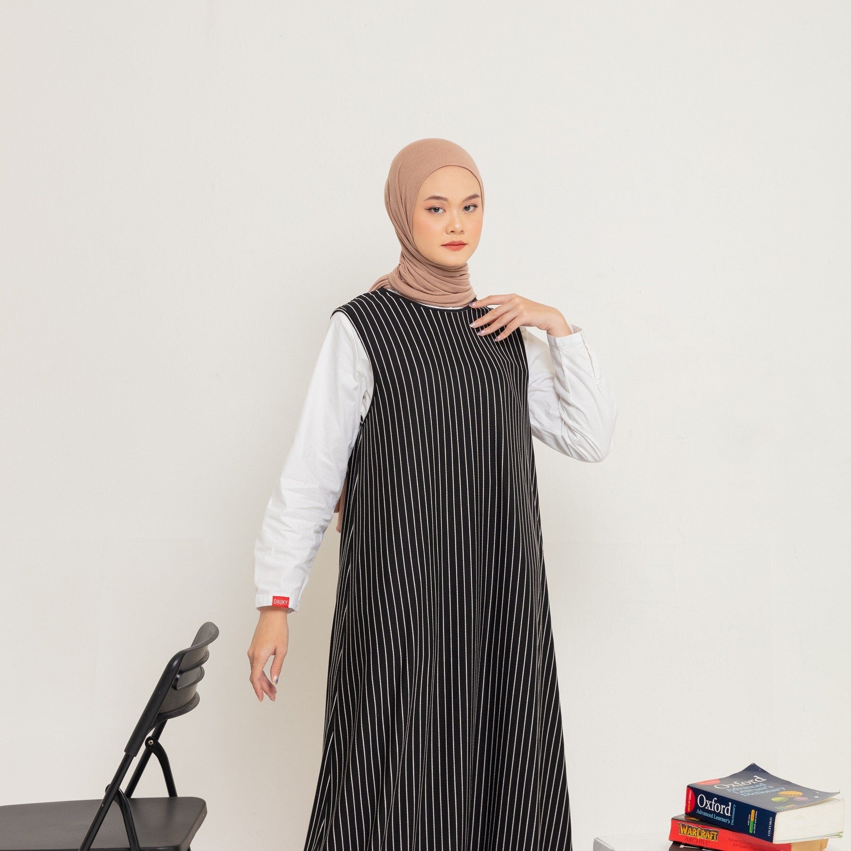 Dress Sleeveless Stripe Knit - Hitam