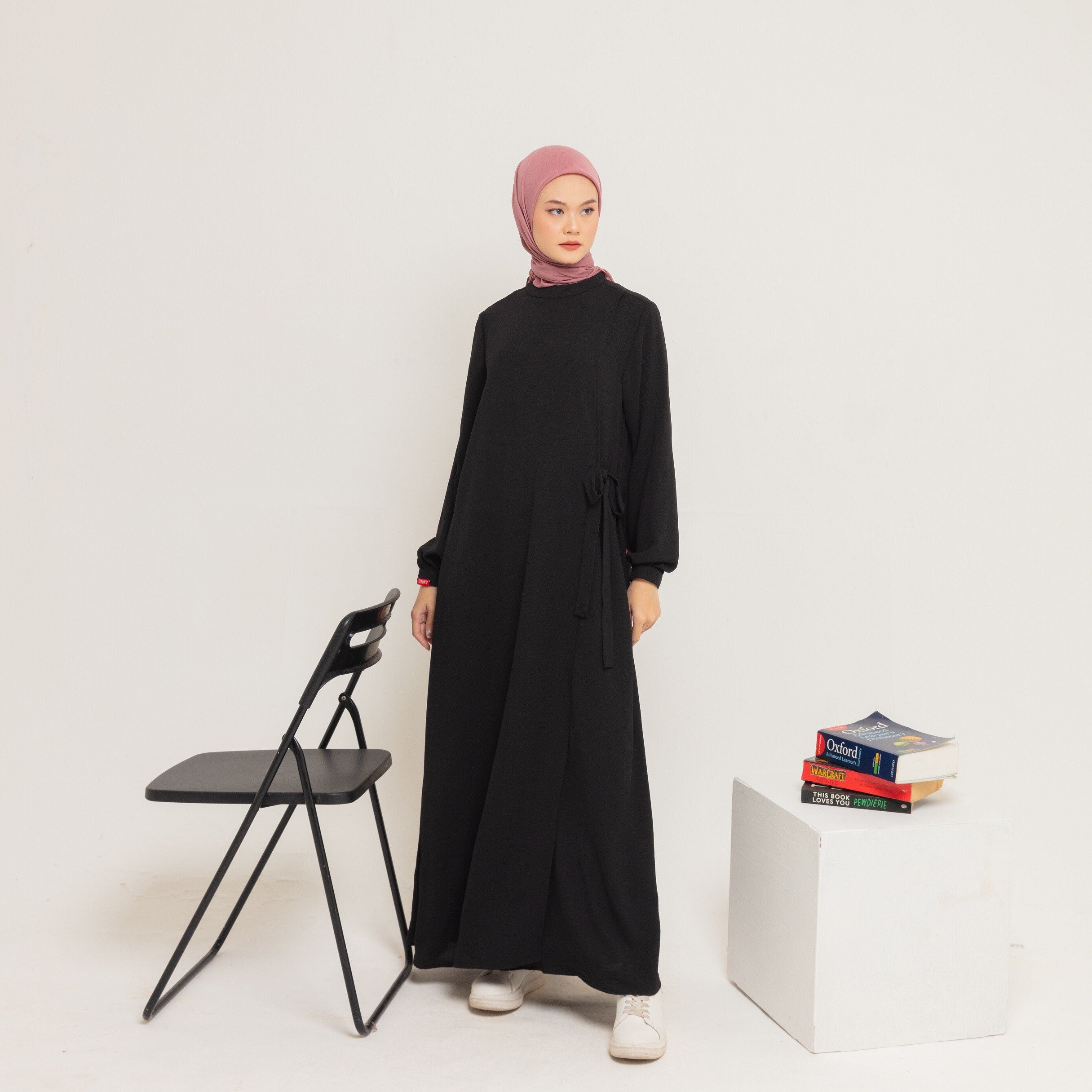 L Dress Side Belt- Hitam