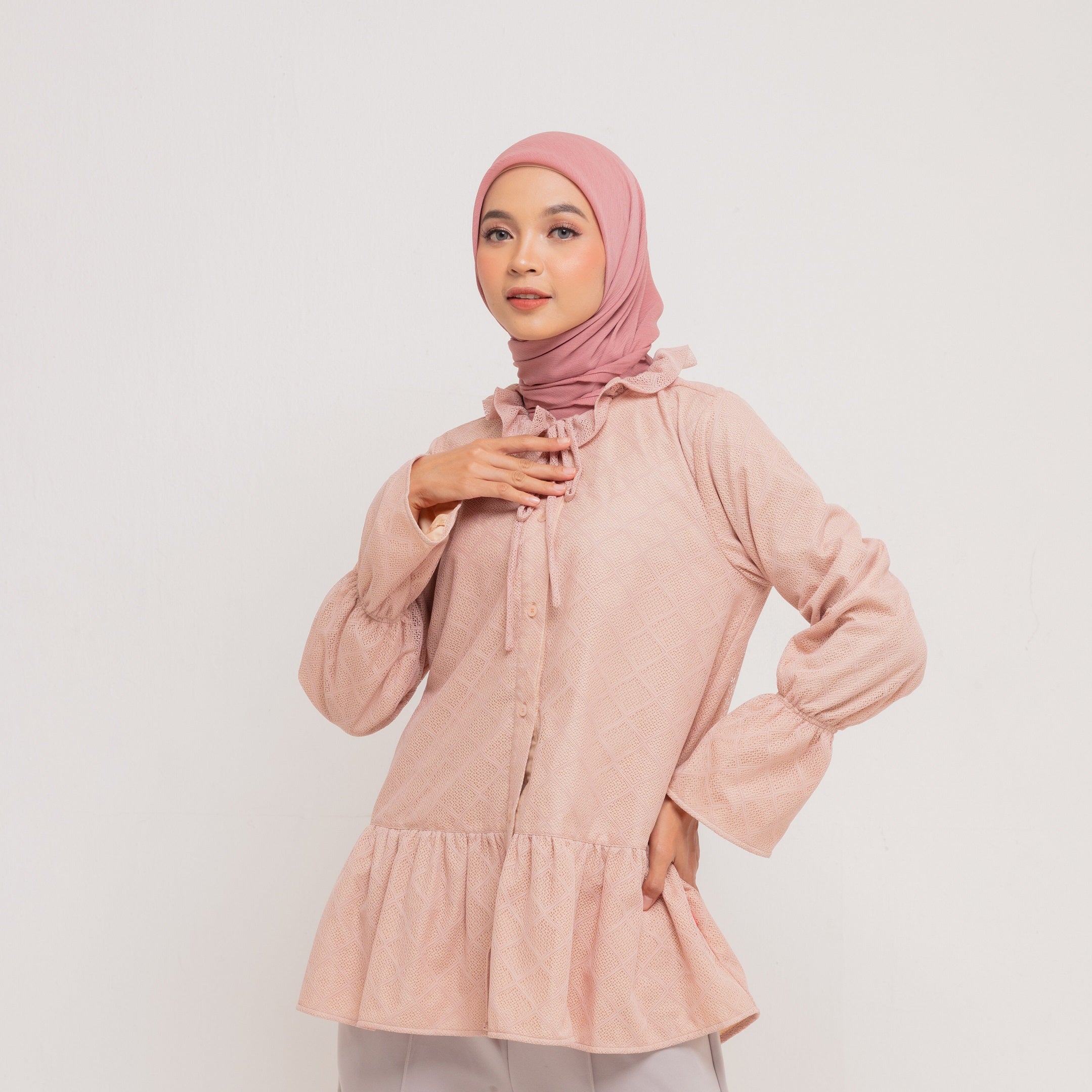 Dauky Atasan Wanita M Tunik Lace Katun Ruffless - Nude
