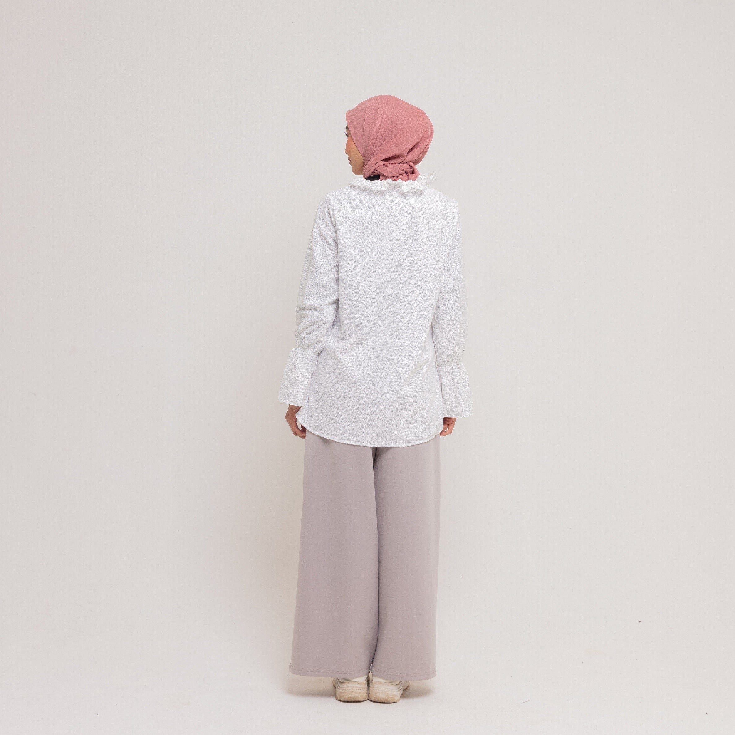 M Tunik Lace Katun Ruffless - BW