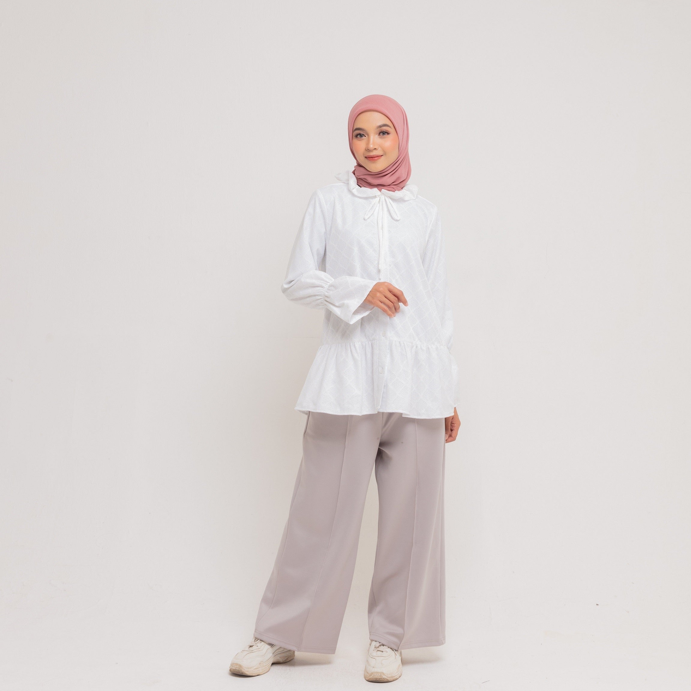 M Tunik Lace Katun Ruffless - BW