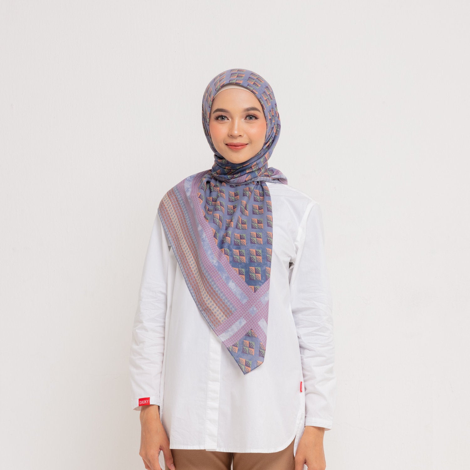 Dauky Hijab Segiempat Double Border Monogram Scarf - Silvergrey