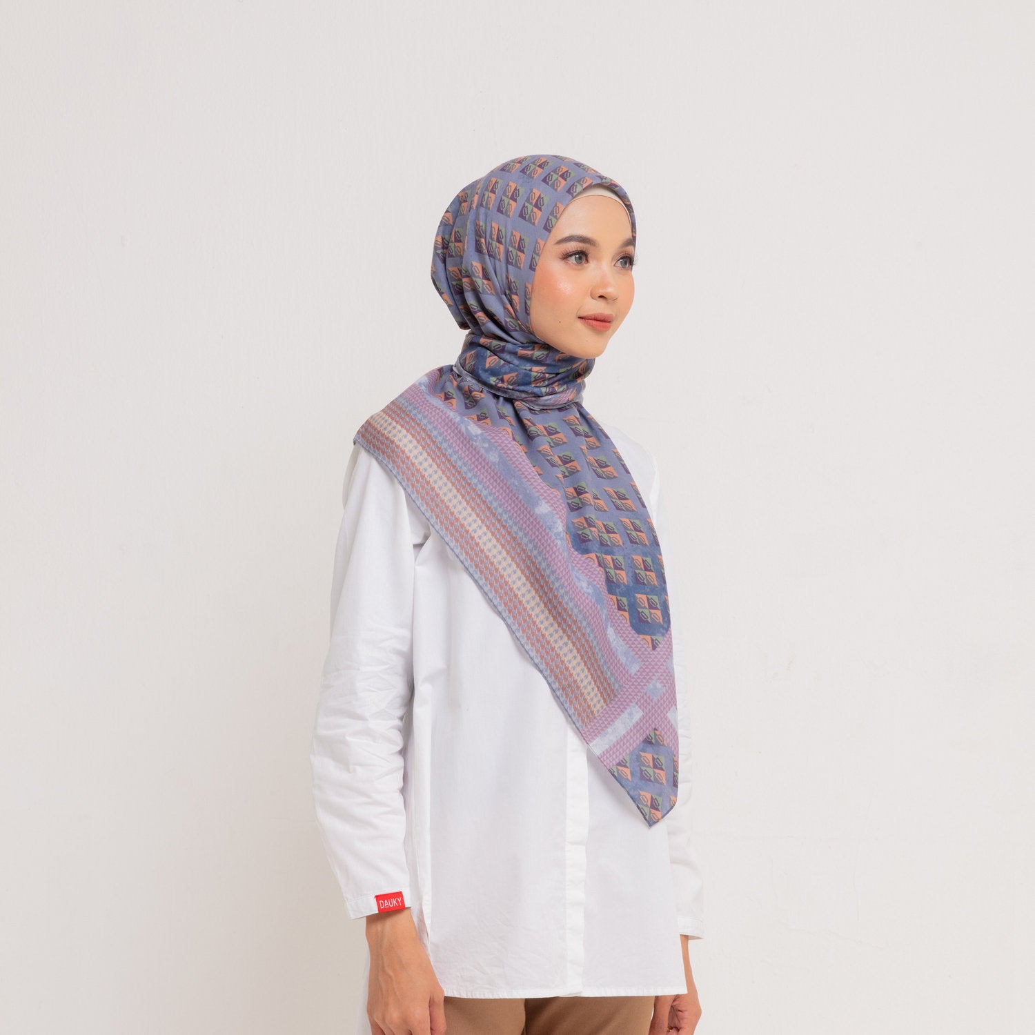 Dauky Hijab Segiempat Double Border Monogram Scarf - Silvergrey