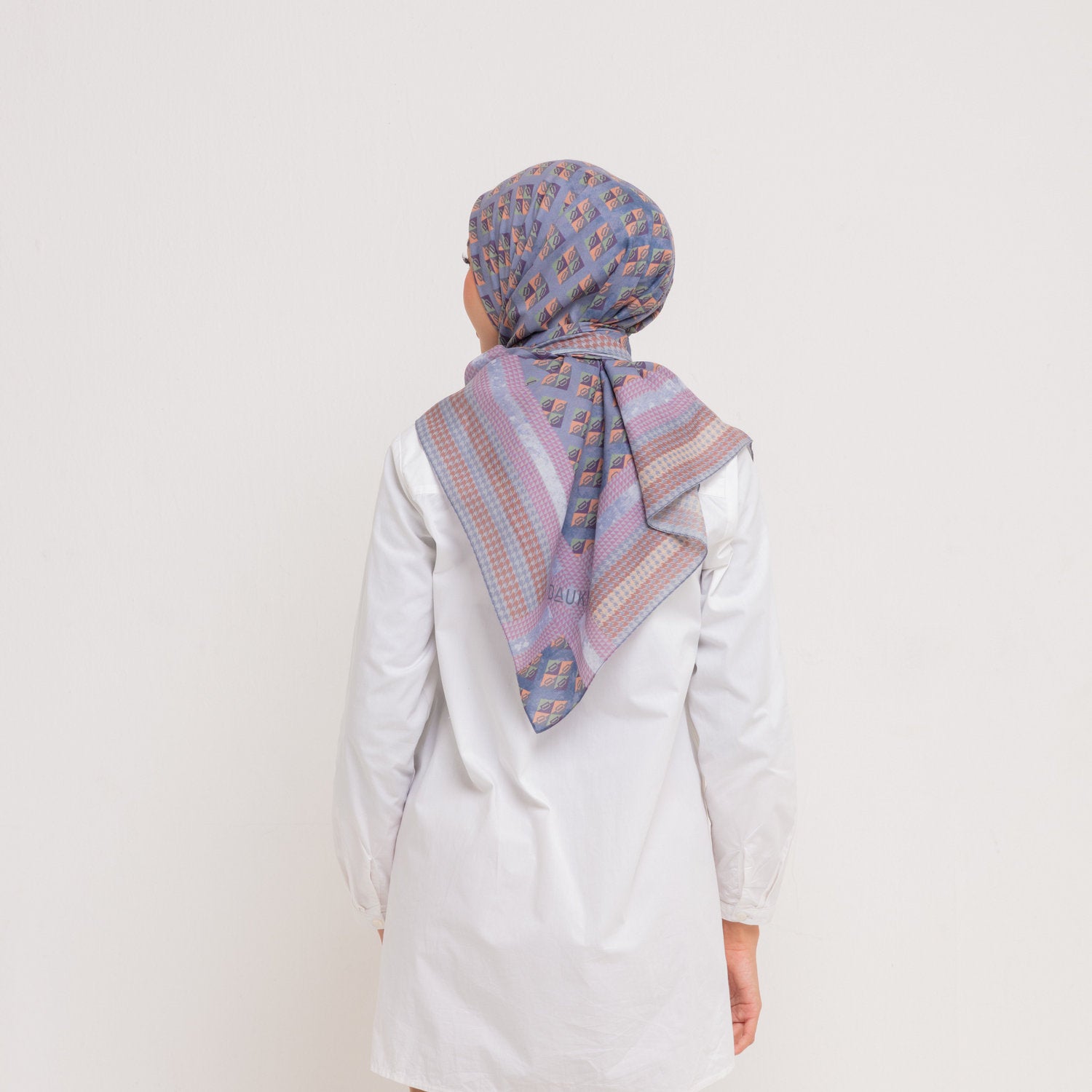 Dauky Hijab Segiempat Double Border Monogram Scarf - Silvergrey