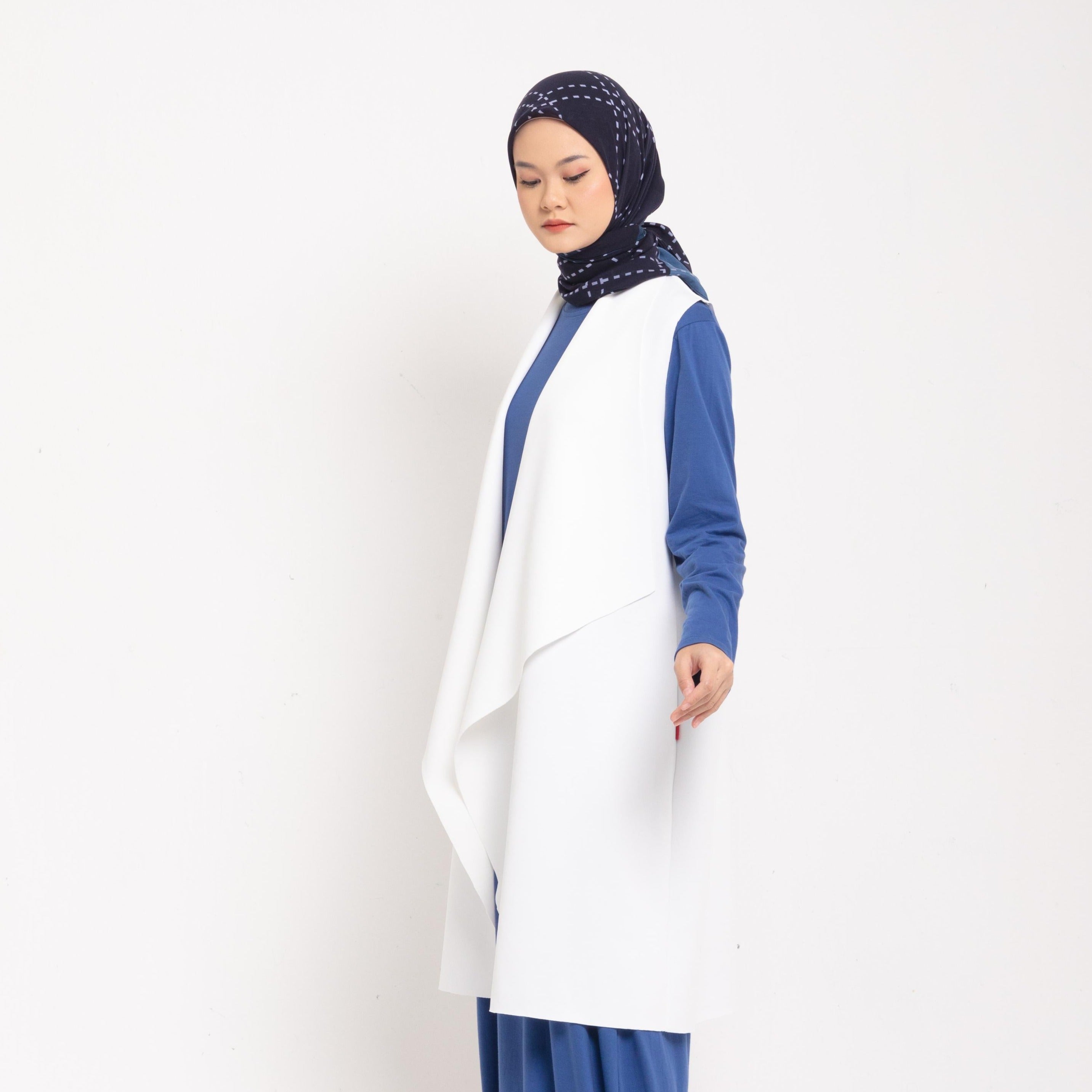 Vest Scuba Ruffles - BW