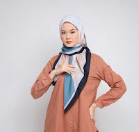 Dauky Hijab Segiempt kerudung Abstract Shape Scarf - Hijau Gelap