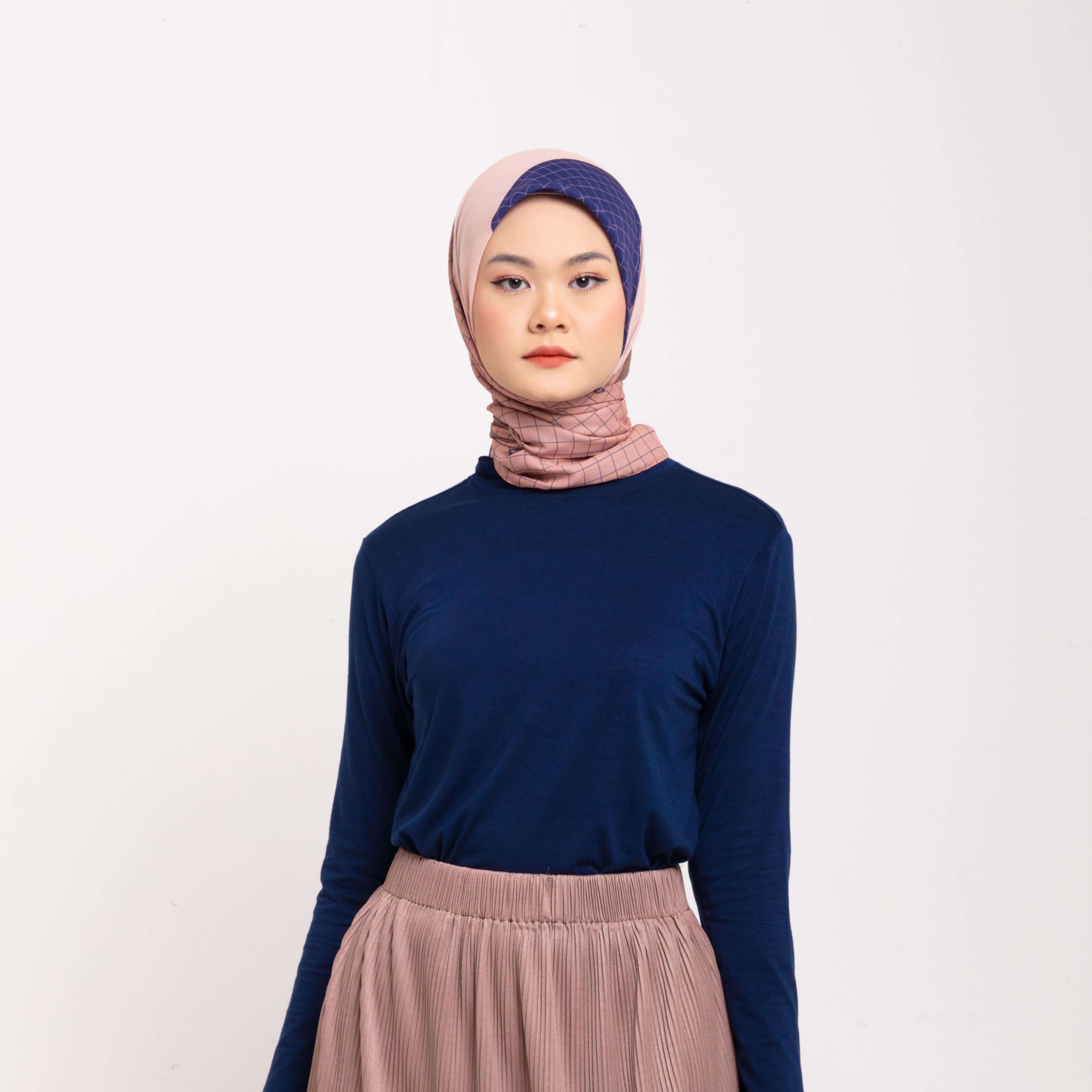Dauky Hijab Segiempat Monogram Line Scarf - Coklat