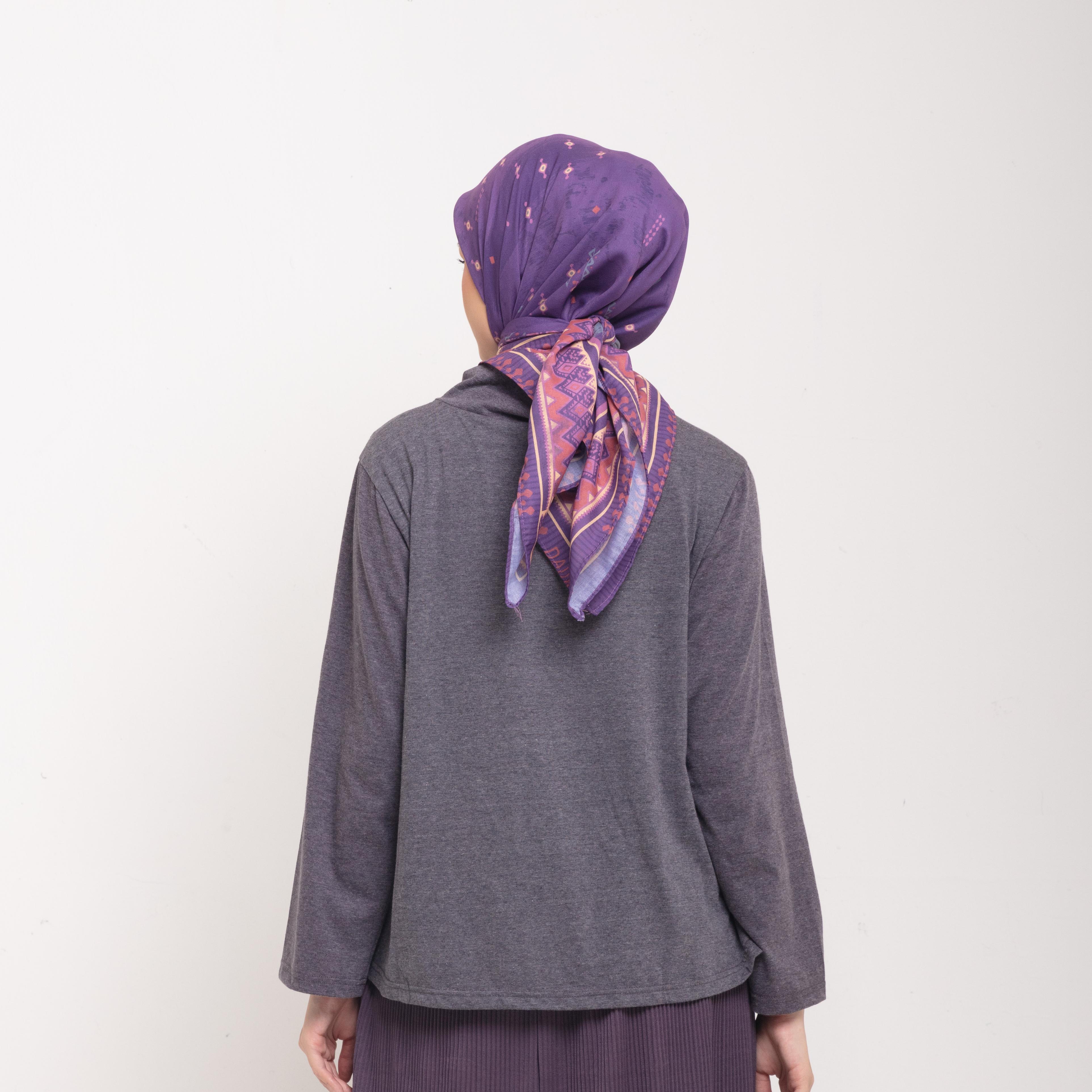 Dauky Hijab Segiempat Scales Scarf - Burgundy