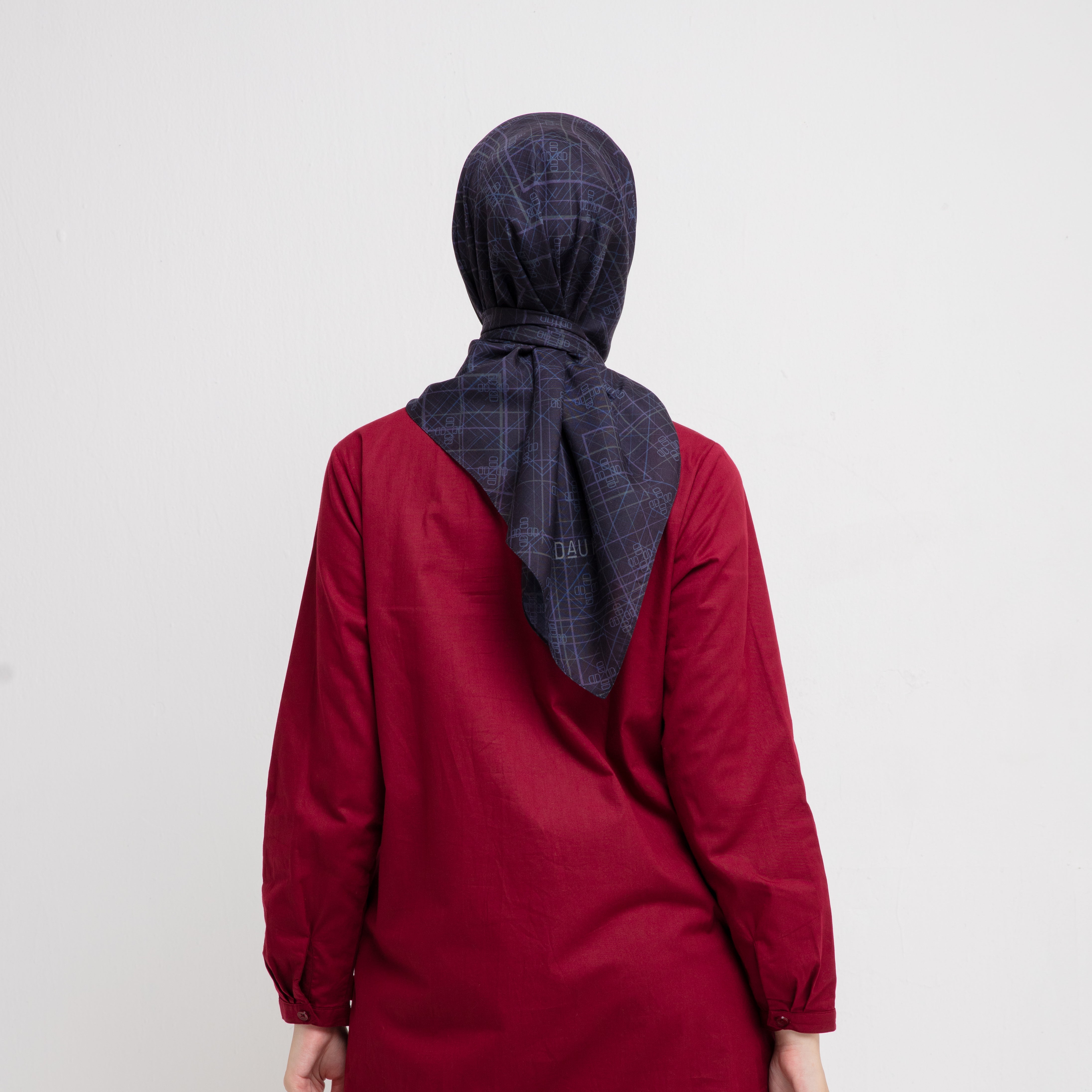 Dauky Kerudung Segiempat Line Monogram Scarf - Hitam