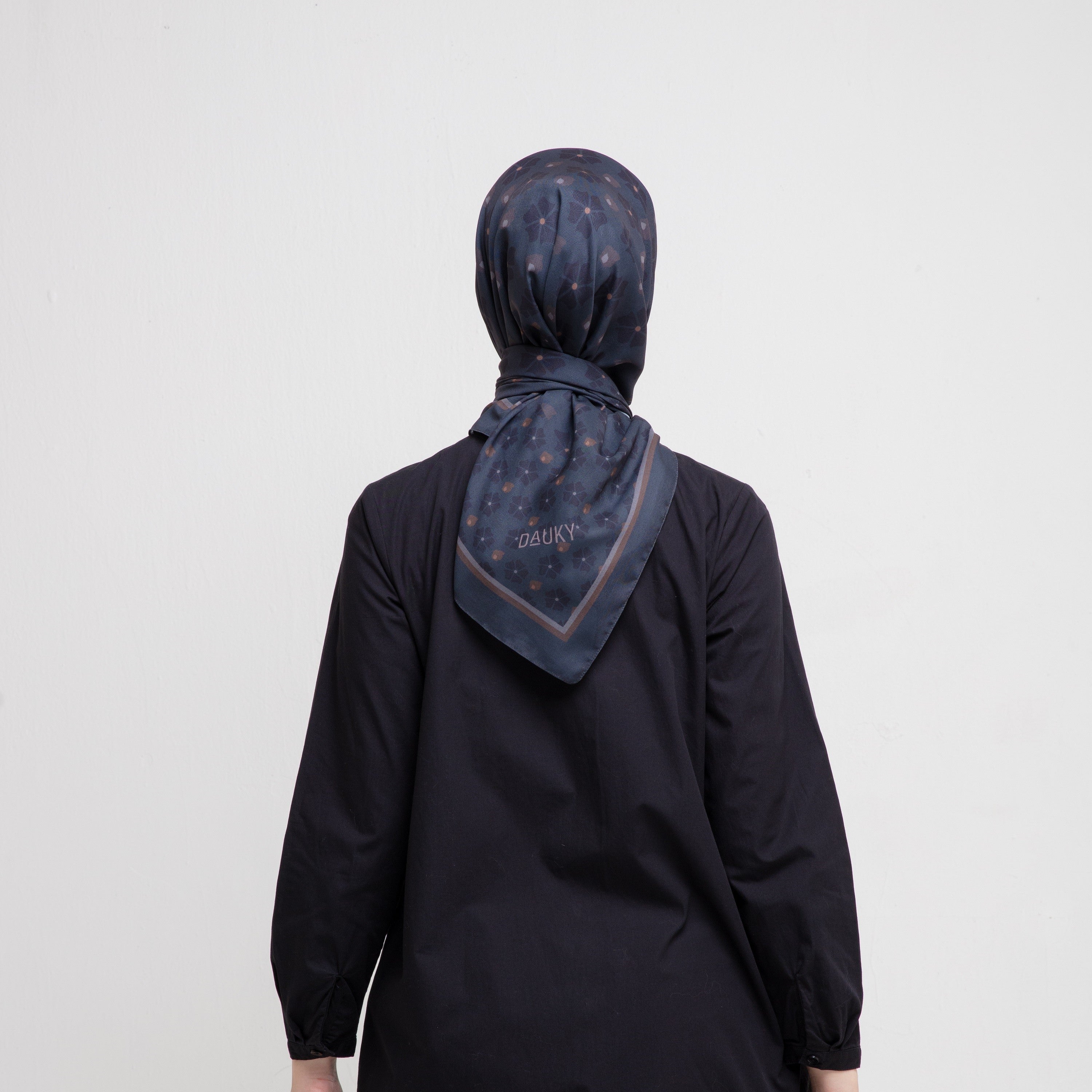 Dauky Hijab Segiempat Alamanda Scarf - Grey