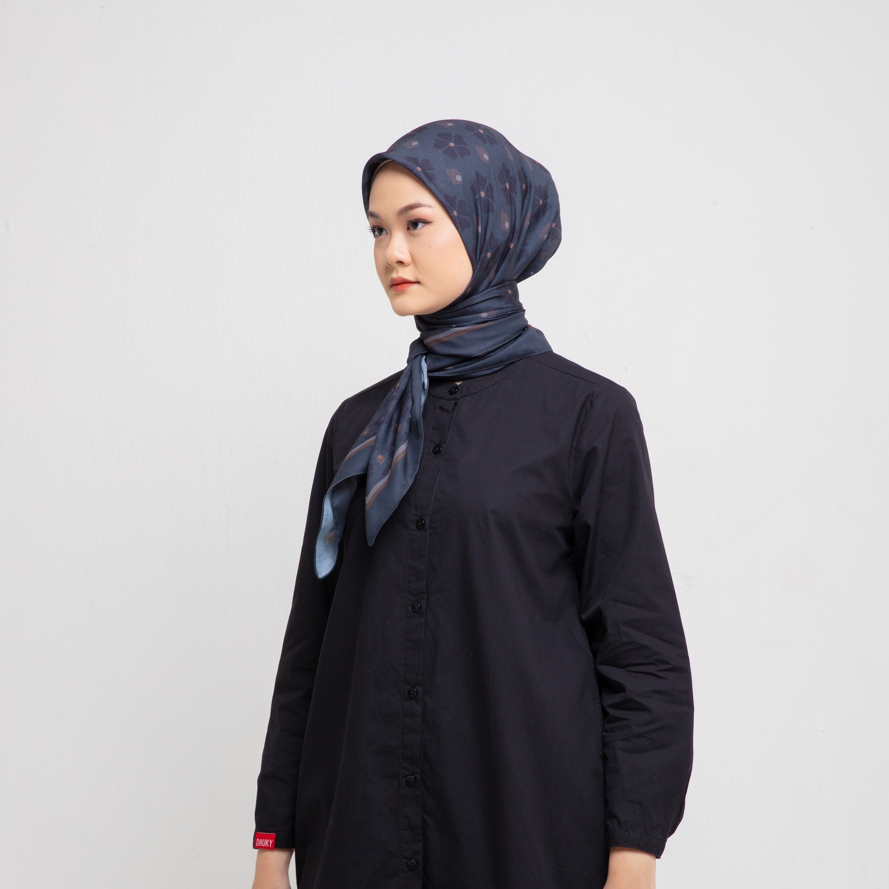 Dauky Hijab Segiempat Alamanda Scarf - Grey