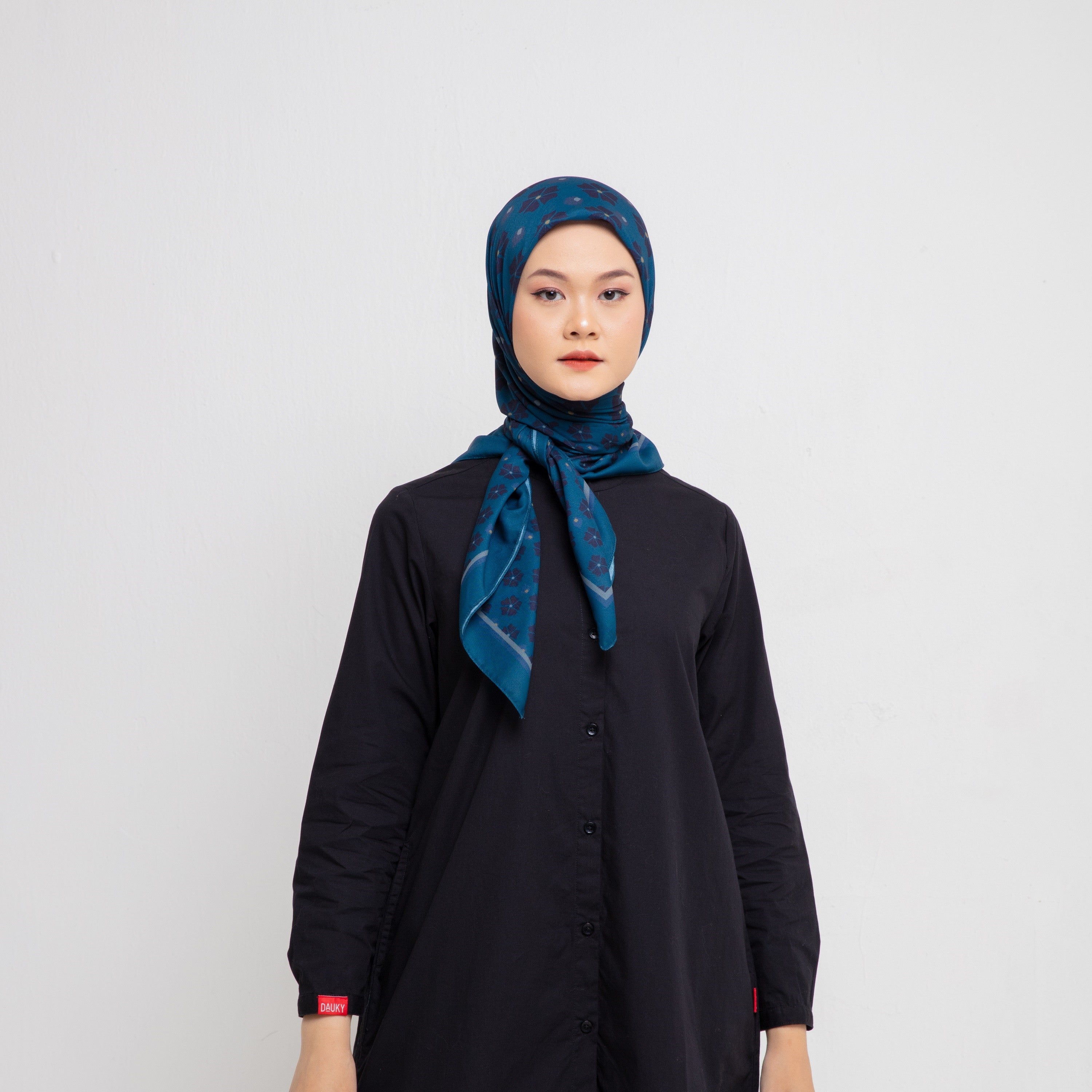 Dauky Hijab Segiempat Alamanda Scarf - Navy