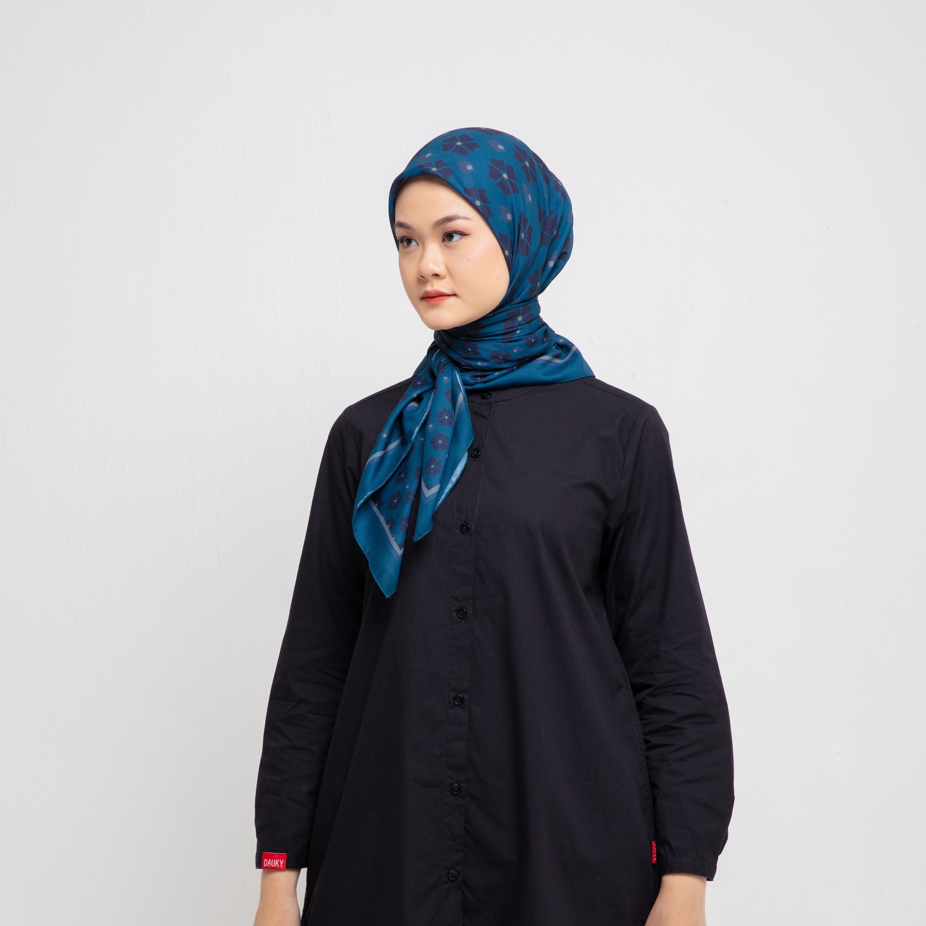 Dauky Hijab Segiempat Alamanda Scarf - Navy